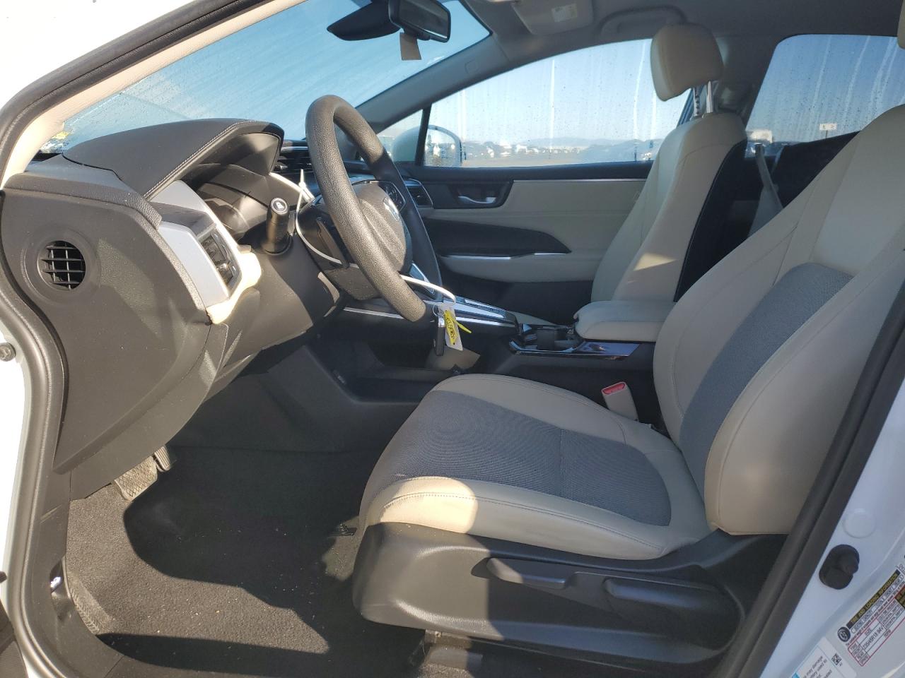 Photo 7 VIN: JHMZC5F11JC013866 - HONDA CLARITY 