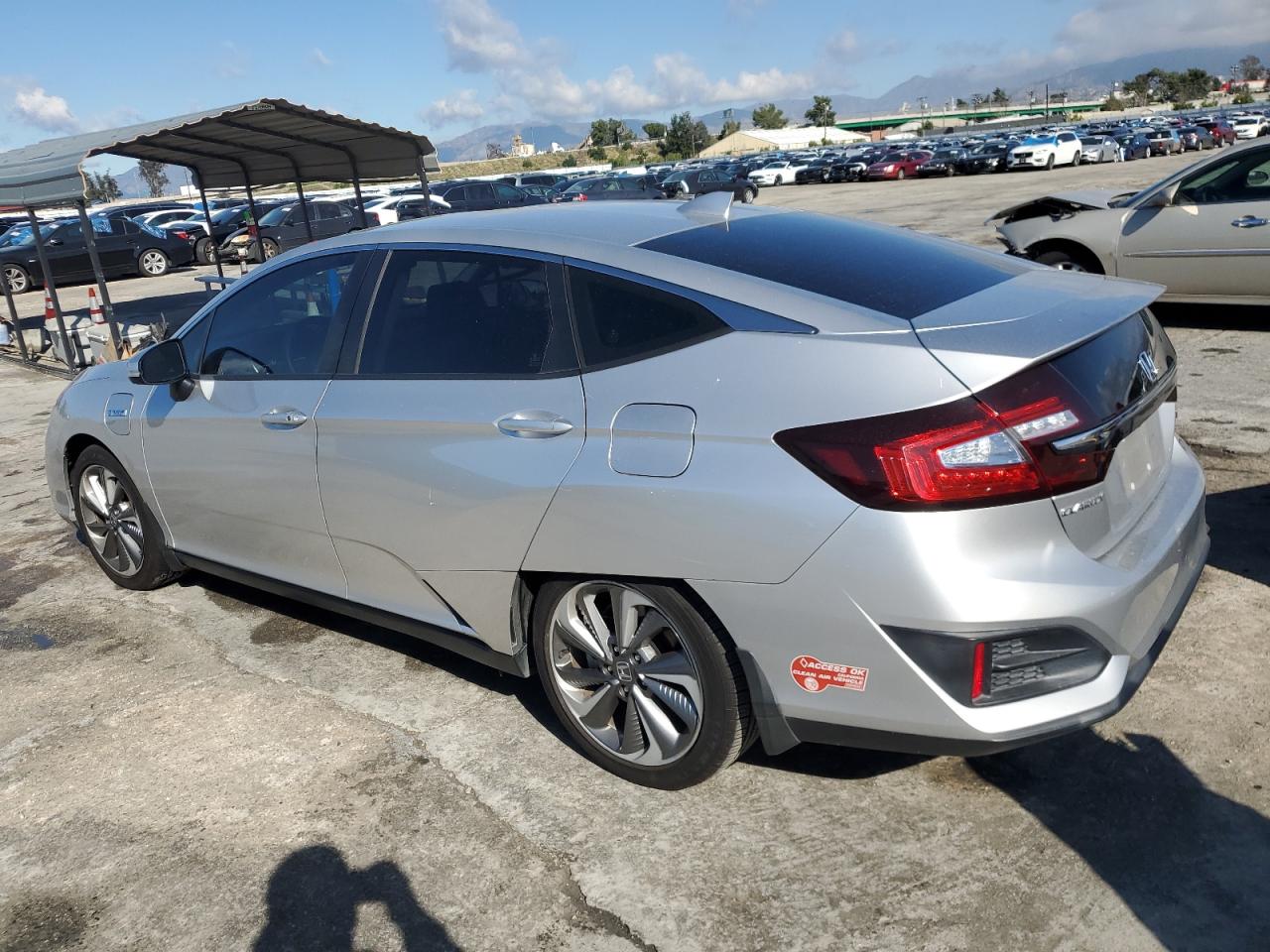 Photo 1 VIN: JHMZC5F12JC017764 - HONDA CLARITY 