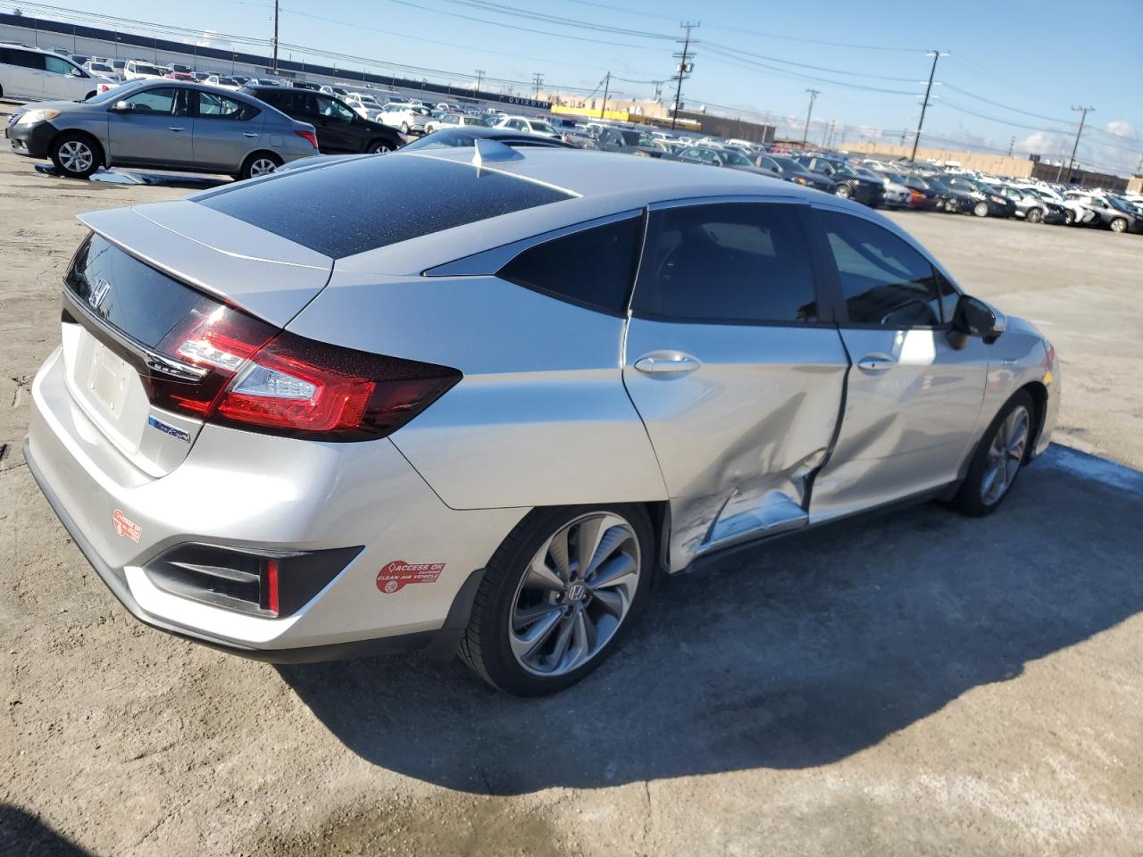 Photo 2 VIN: JHMZC5F12JC017764 - HONDA CLARITY 