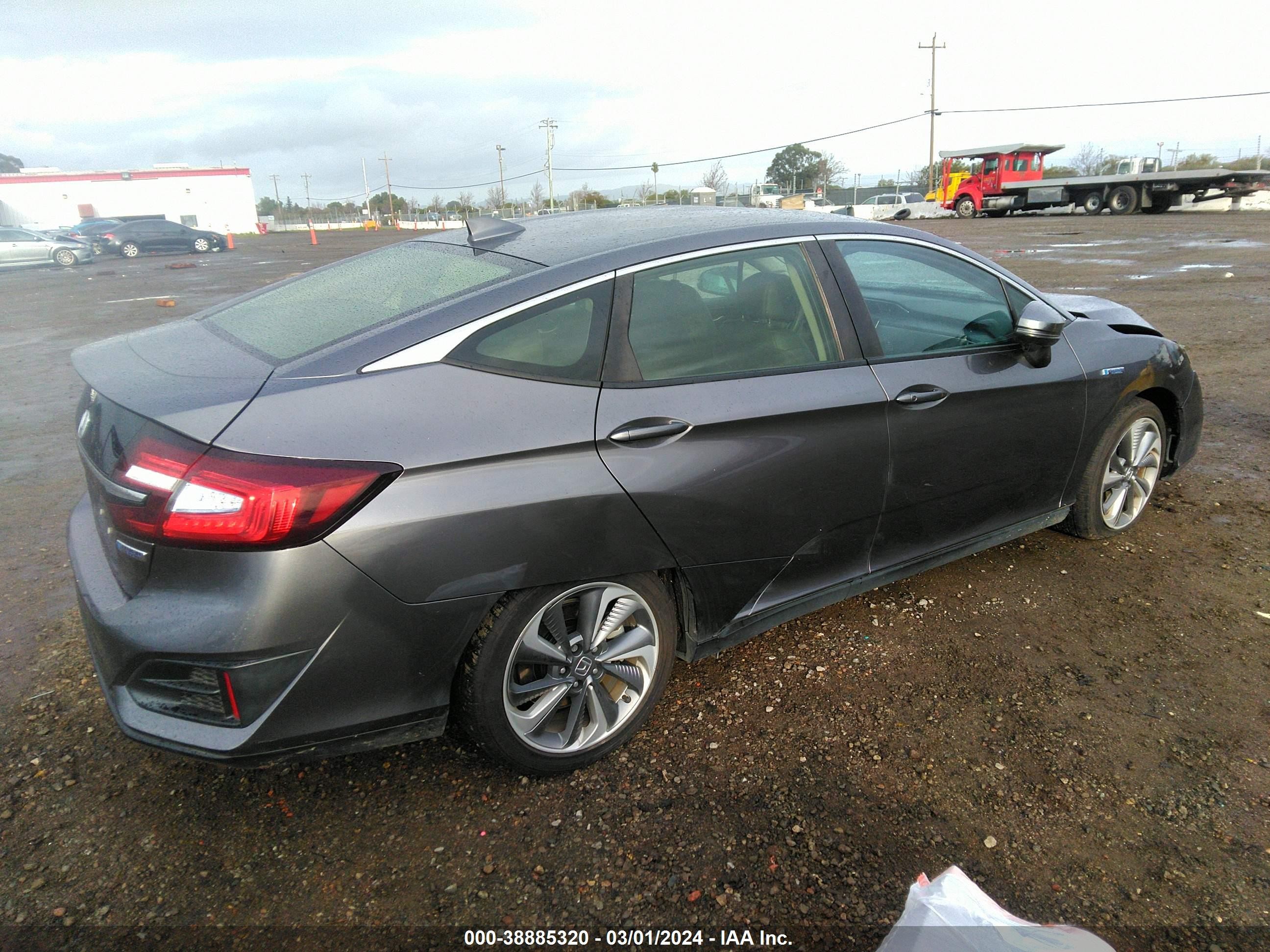 Photo 3 VIN: JHMZC5F13JC007521 - HONDA CLARITY 