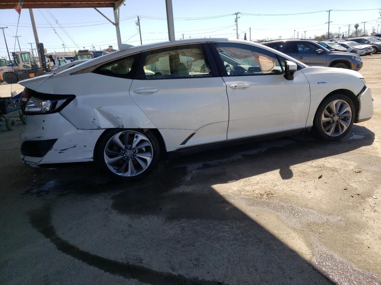 Photo 2 VIN: JHMZC5F13KC002031 - HONDA CLARITY 