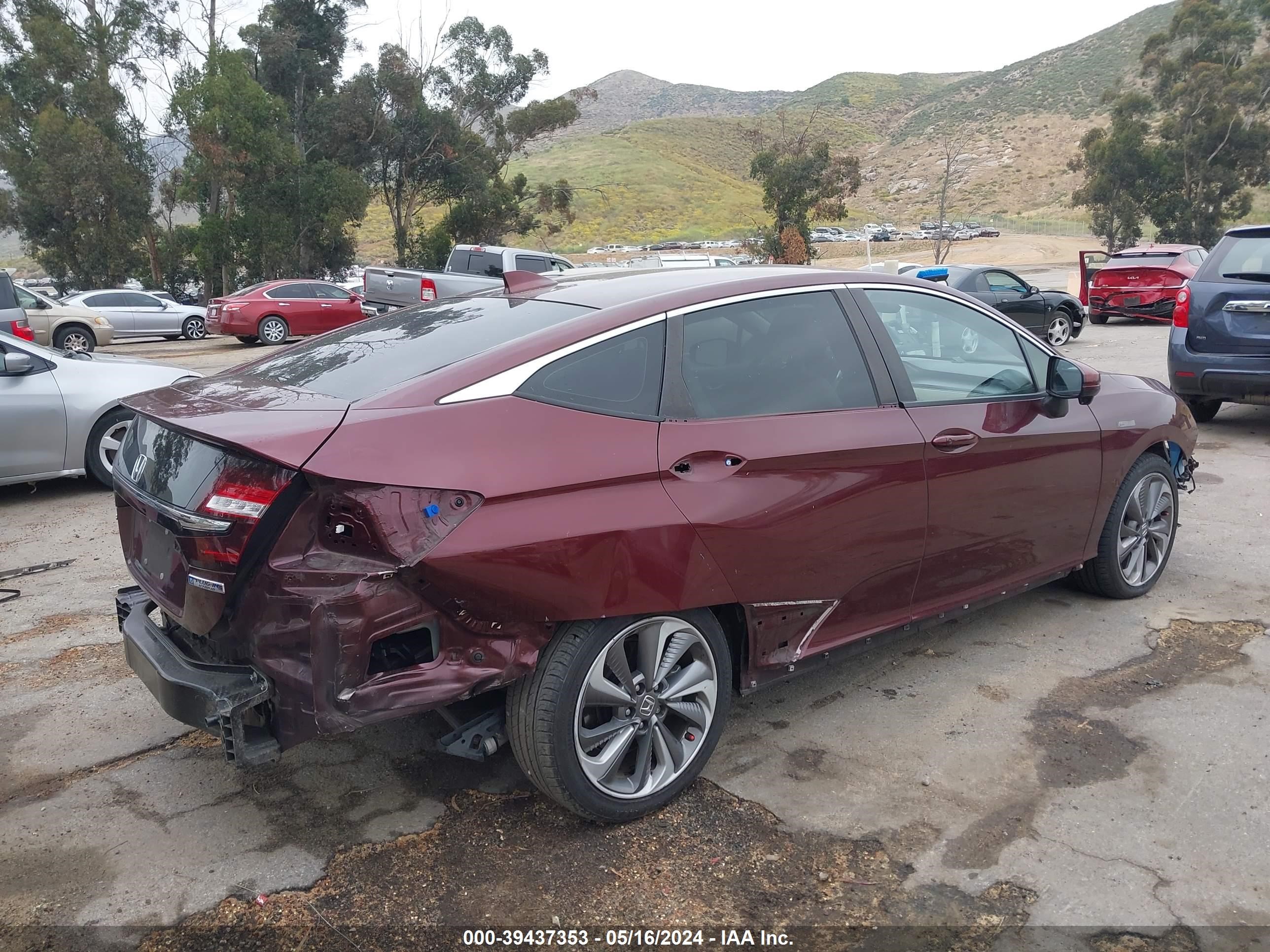 Photo 3 VIN: JHMZC5F14KC004659 - HONDA CLARITY 