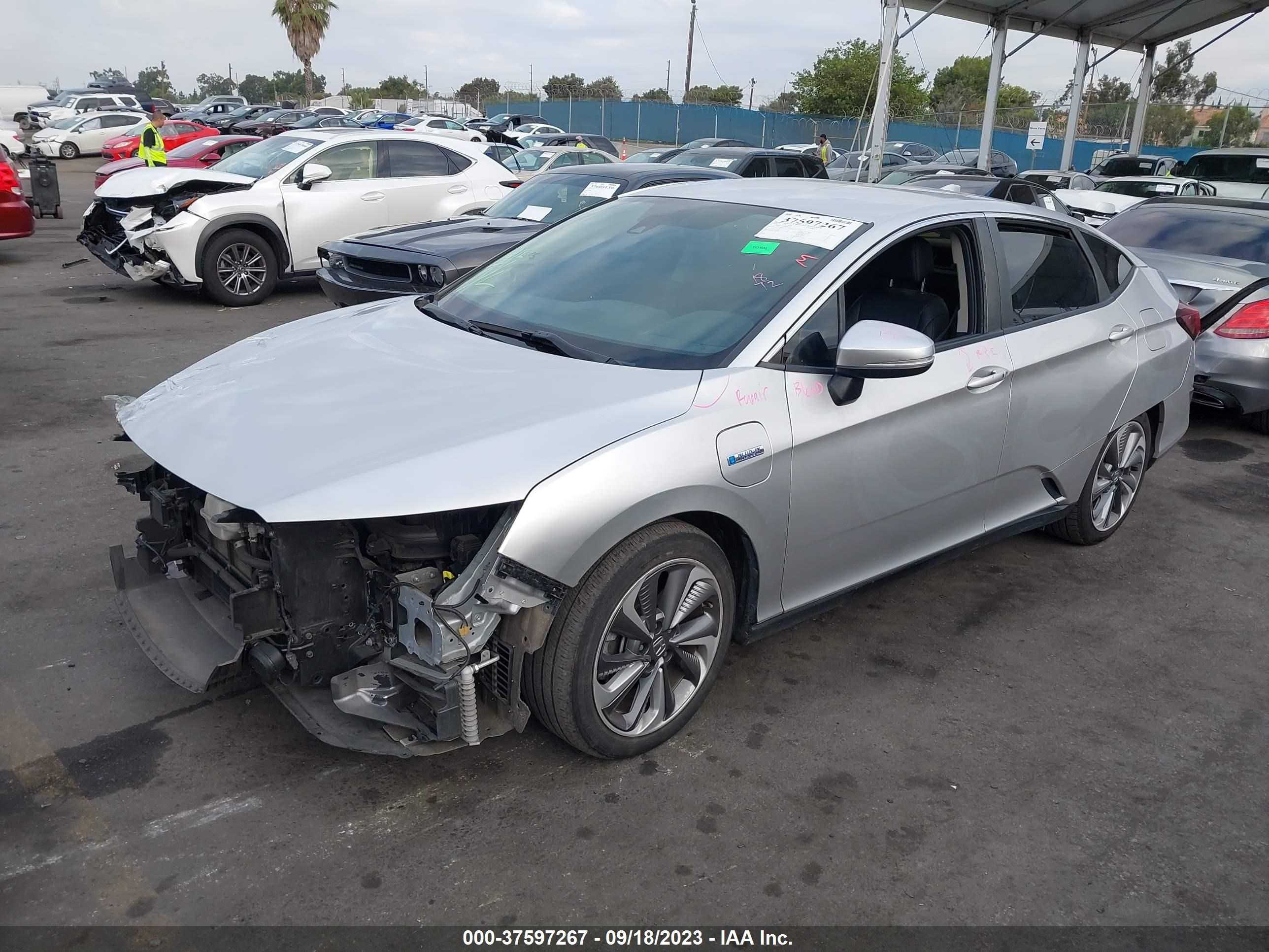 Photo 1 VIN: JHMZC5F15JC017726 - HONDA CLARITY 