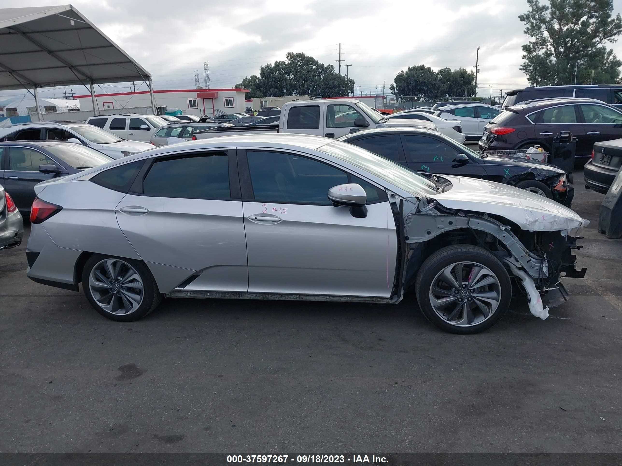 Photo 12 VIN: JHMZC5F15JC017726 - HONDA CLARITY 