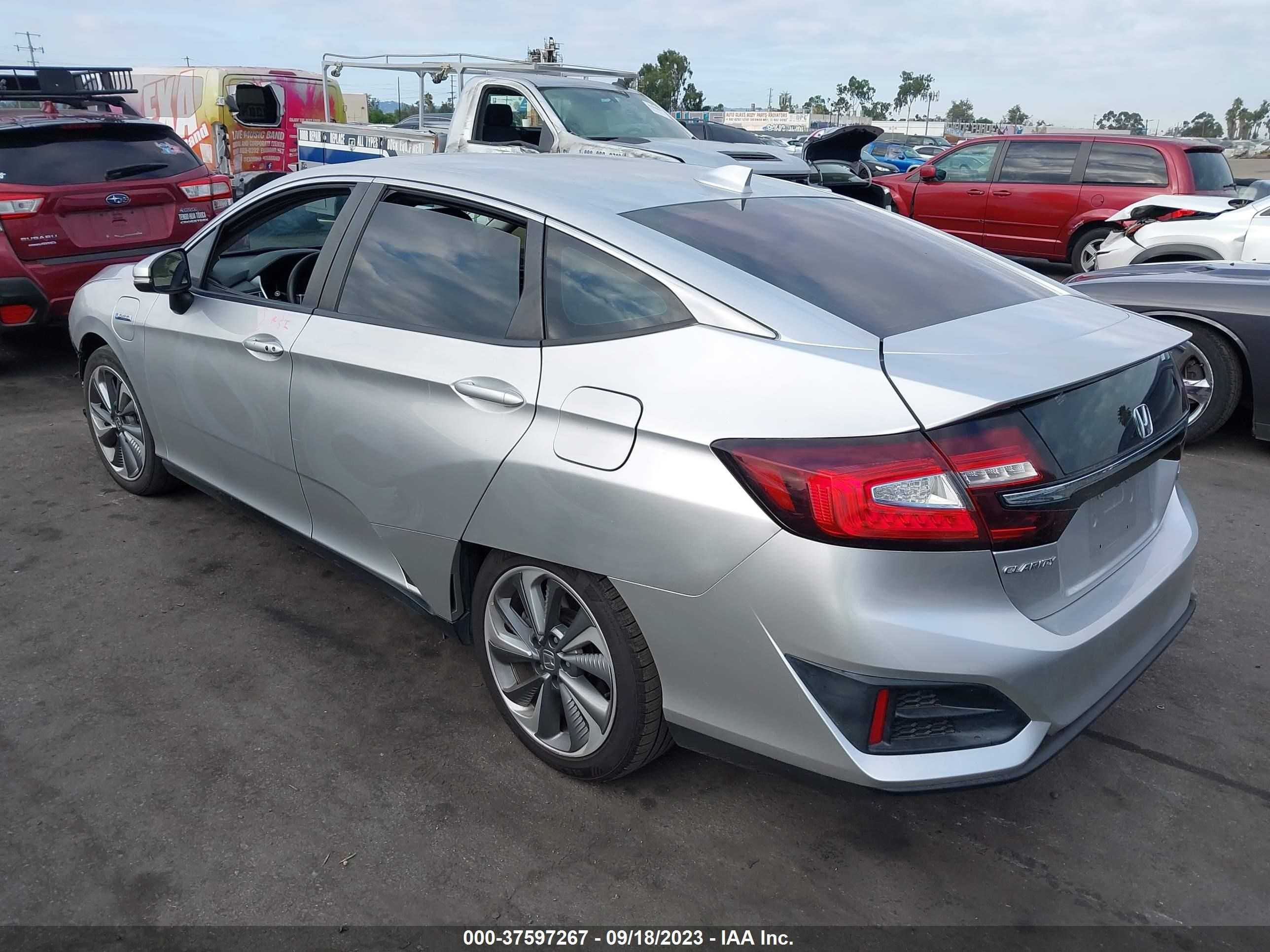 Photo 2 VIN: JHMZC5F15JC017726 - HONDA CLARITY 