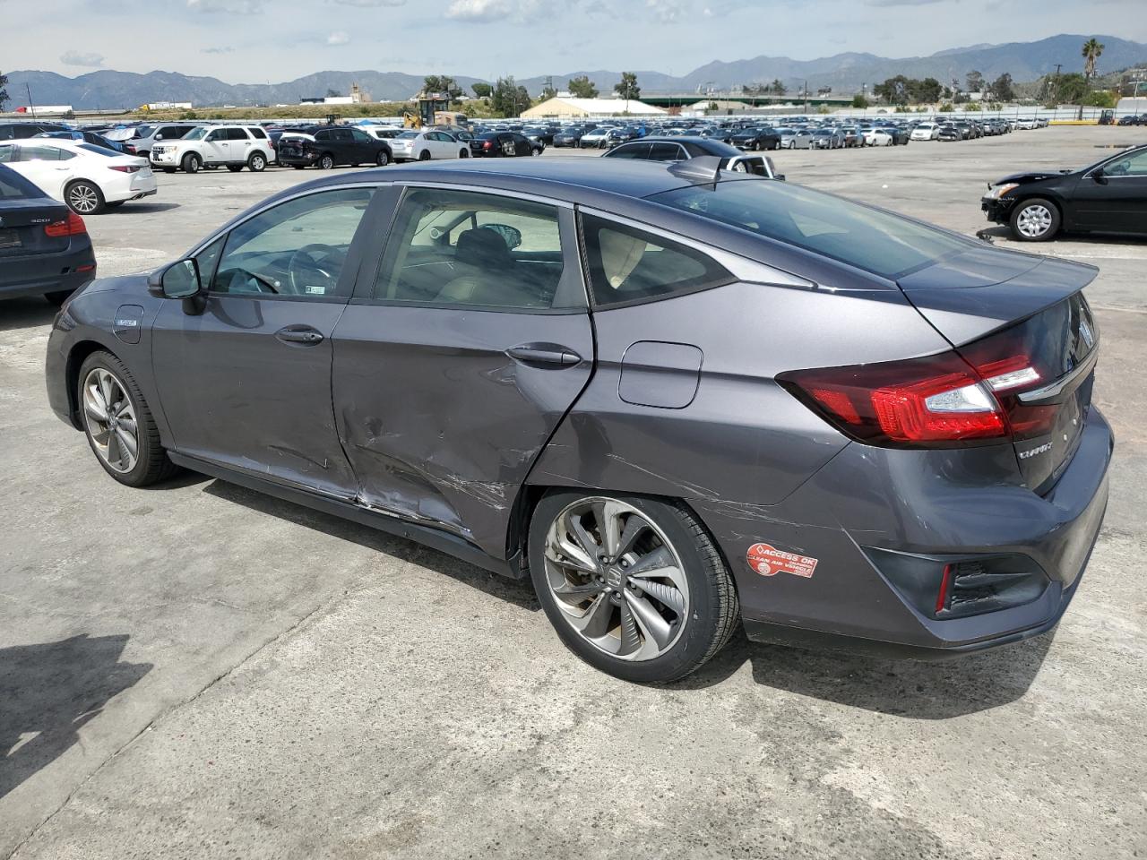 Photo 1 VIN: JHMZC5F15JC018147 - HONDA CLARITY 