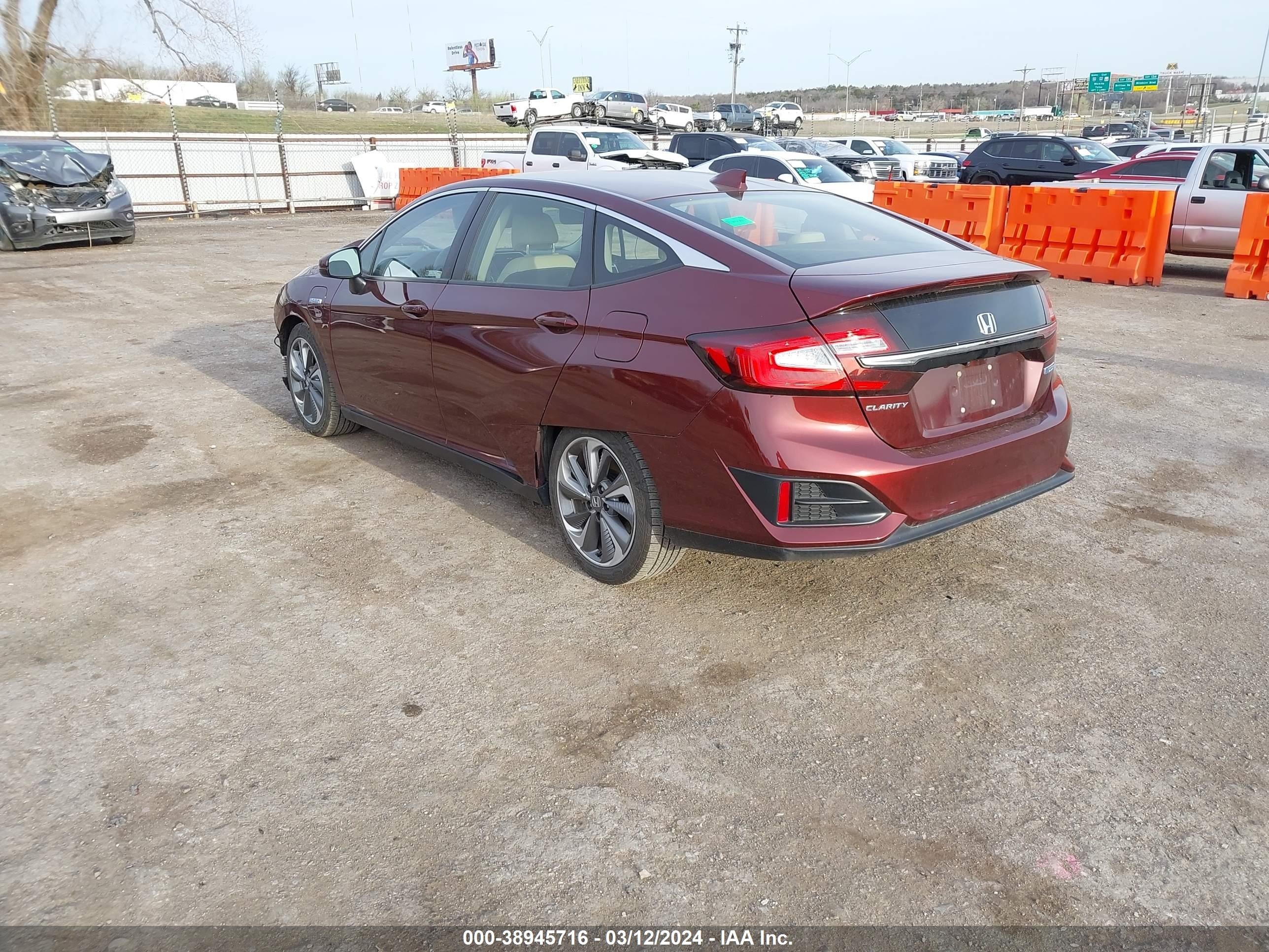 Photo 2 VIN: JHMZC5F15MC000803 - HONDA CLARITY 