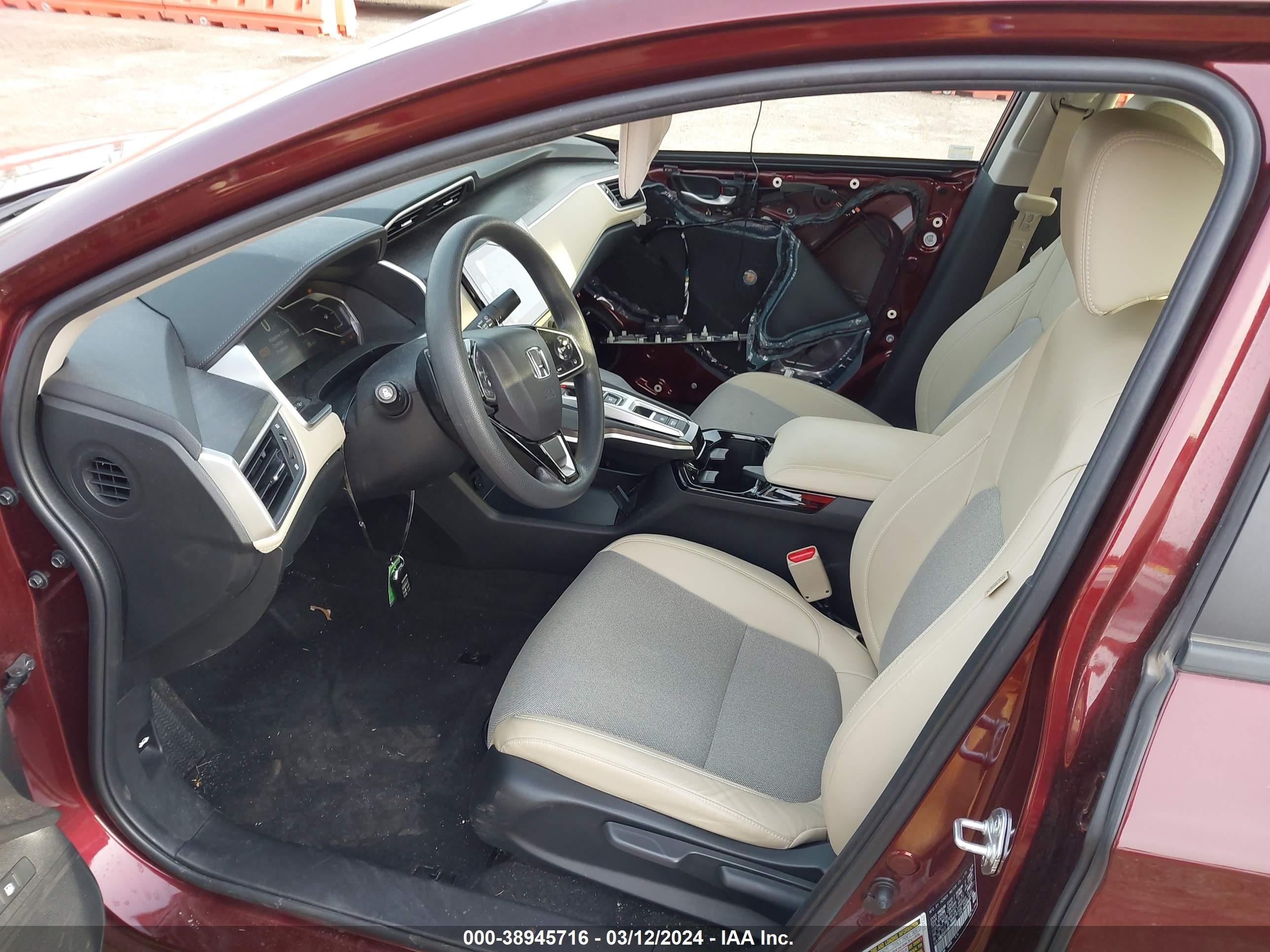 Photo 4 VIN: JHMZC5F15MC000803 - HONDA CLARITY 