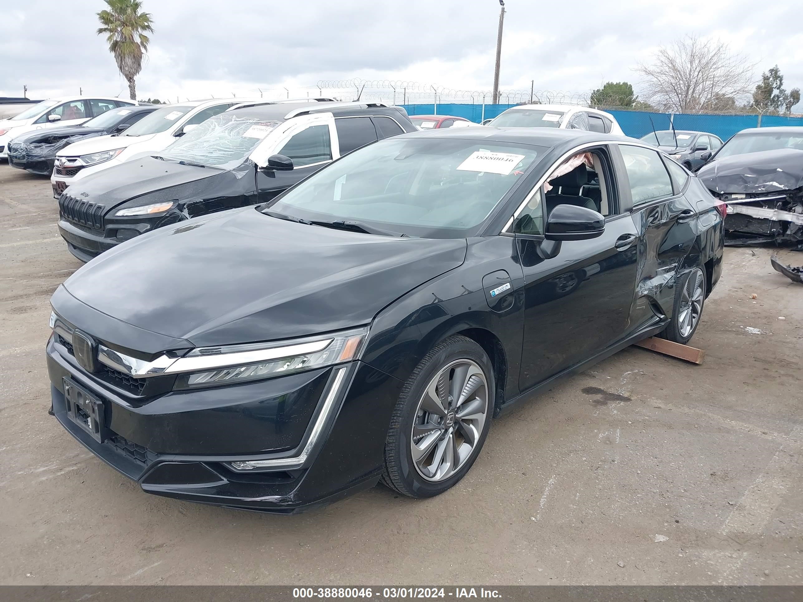 Photo 1 VIN: JHMZC5F16JC006539 - HONDA CLARITY 