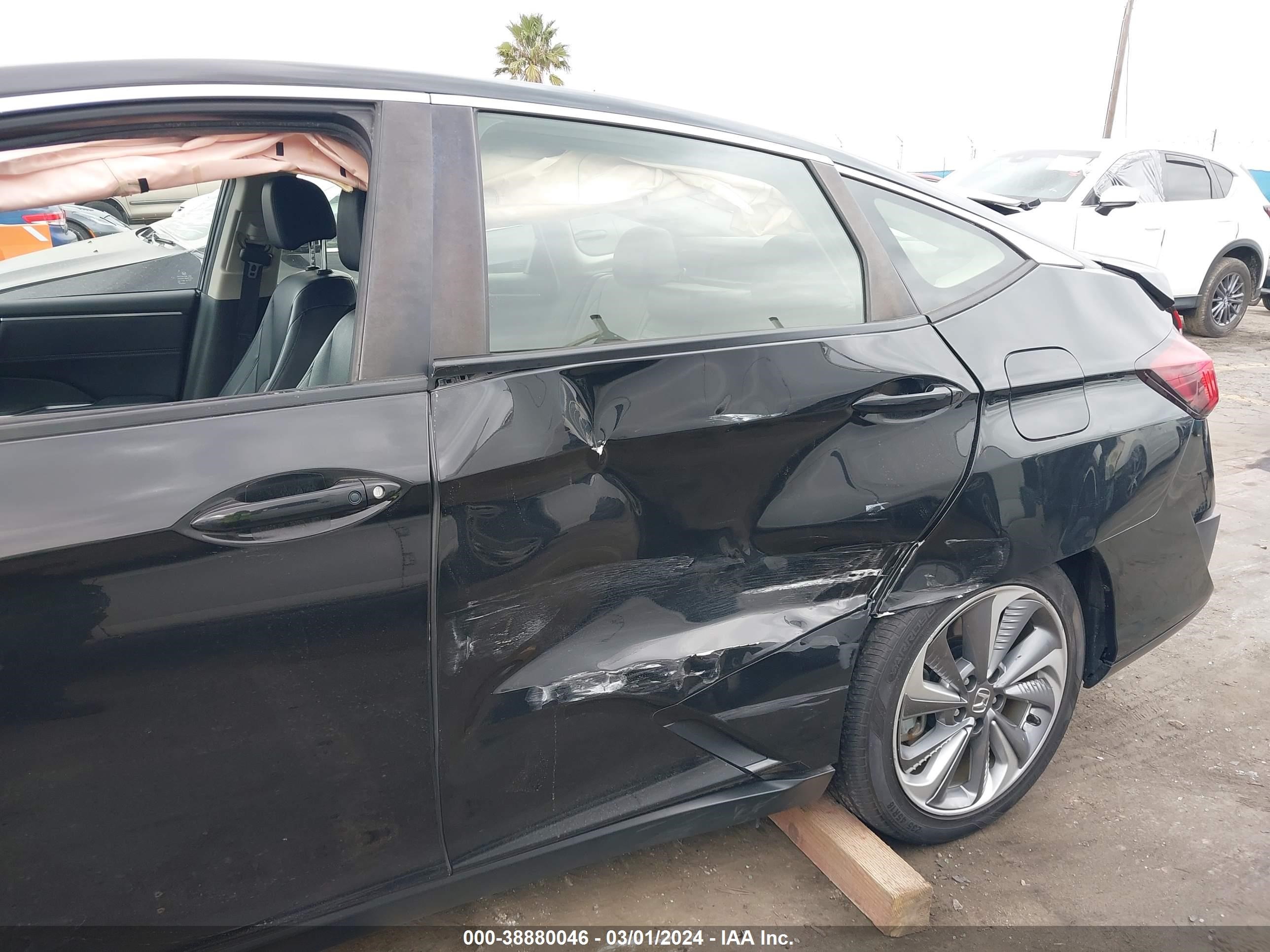 Photo 5 VIN: JHMZC5F16JC006539 - HONDA CLARITY 