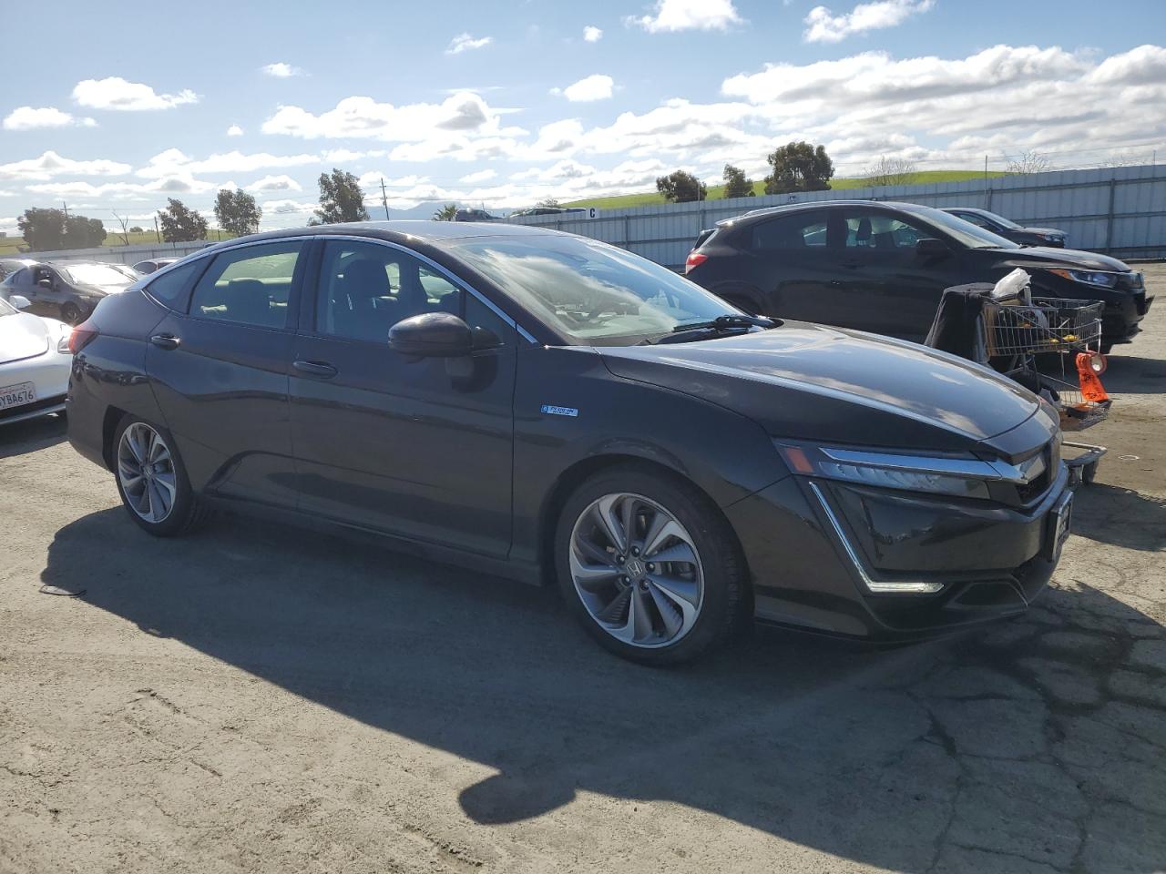 Photo 3 VIN: JHMZC5F16JC018562 - HONDA CLARITY 