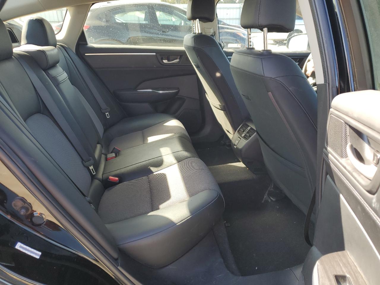 Photo 9 VIN: JHMZC5F16JC018562 - HONDA CLARITY 