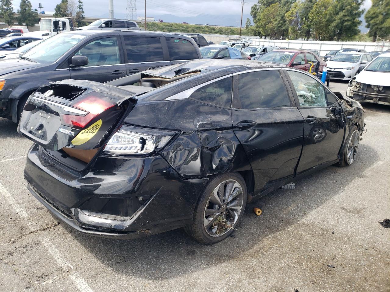 Photo 2 VIN: JHMZC5F16KC002783 - HONDA CLARITY 