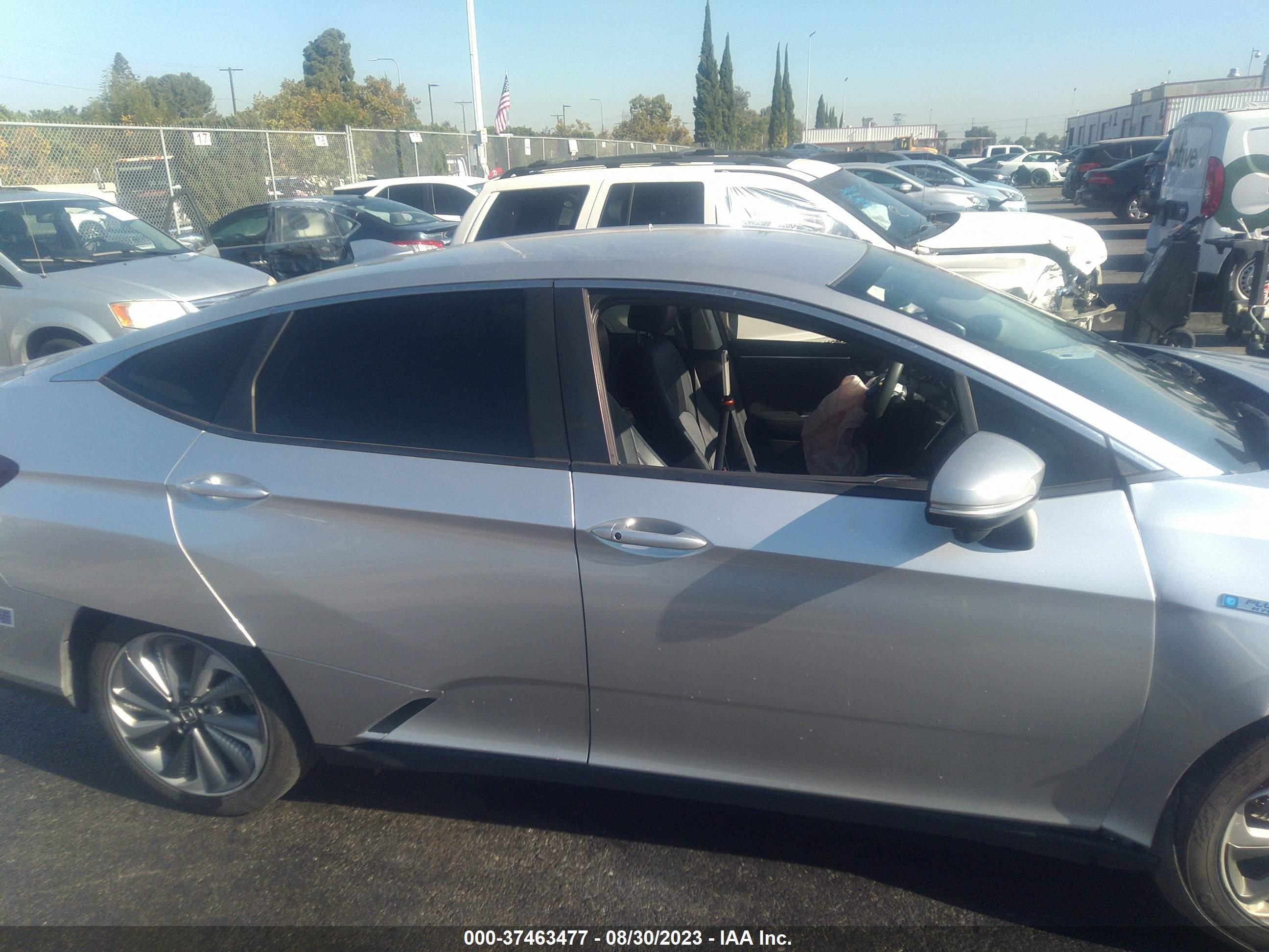 Photo 12 VIN: JHMZC5F17JC020515 - HONDA CLARITY 