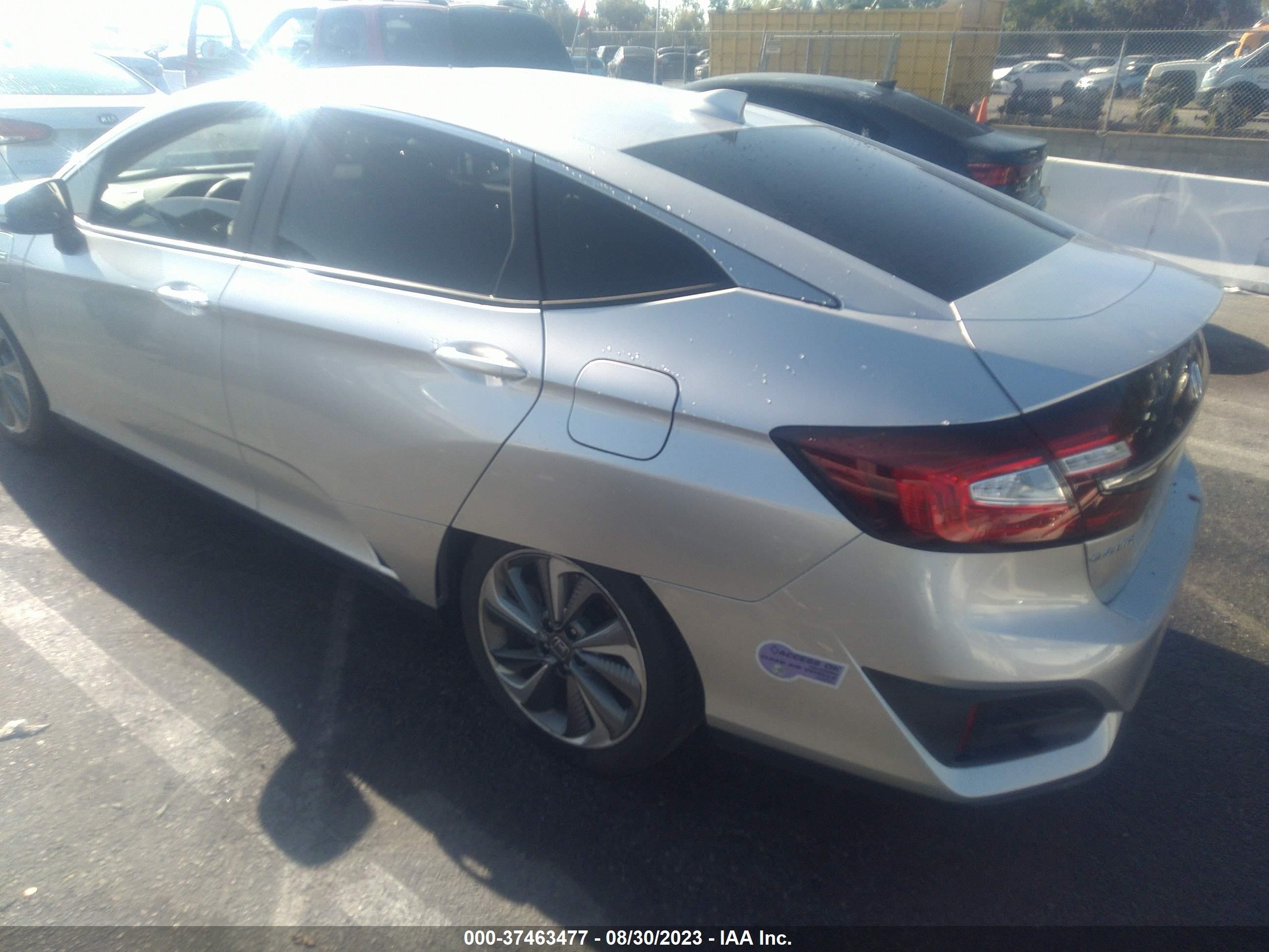 Photo 2 VIN: JHMZC5F17JC020515 - HONDA CLARITY 