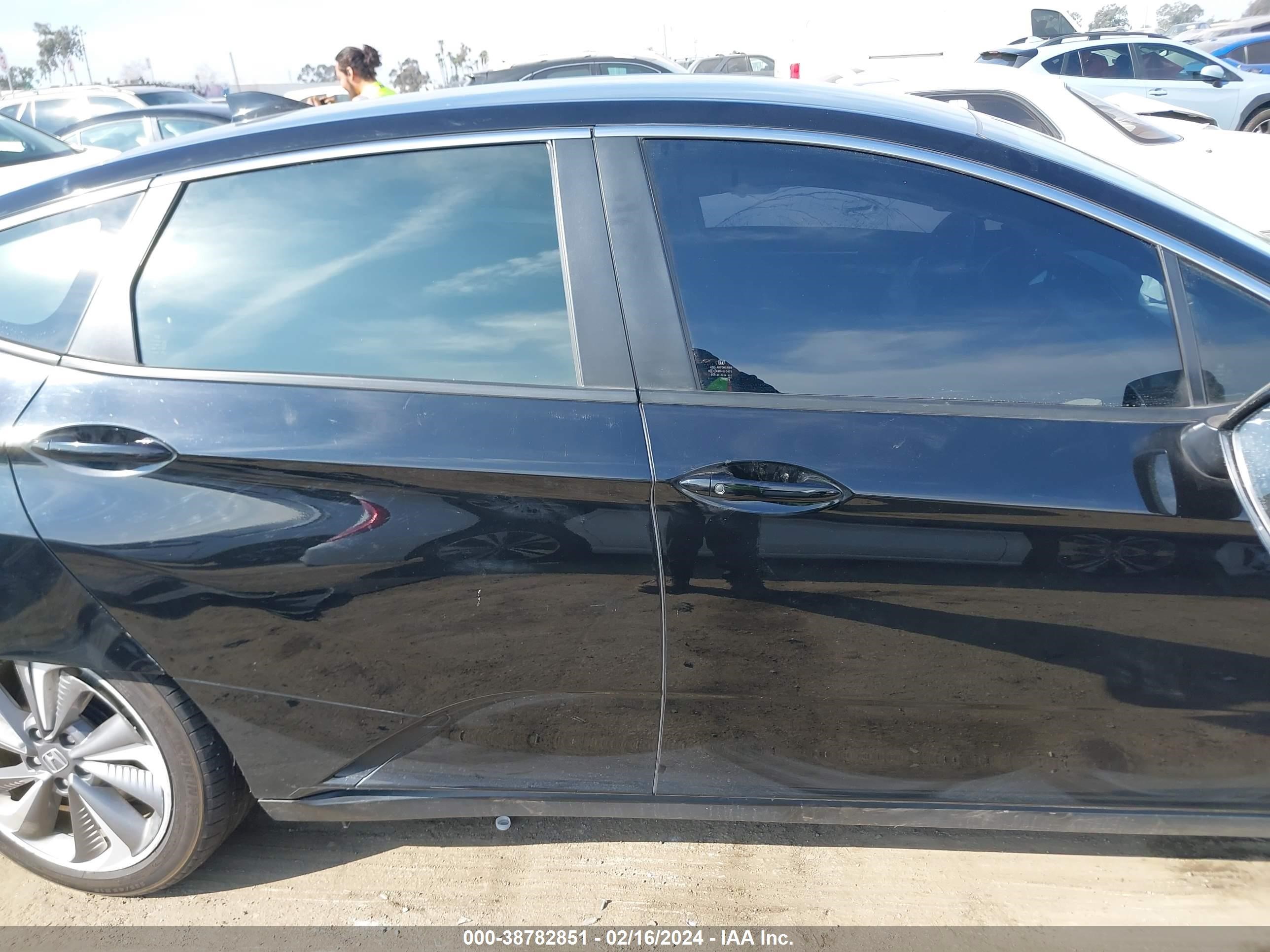 Photo 12 VIN: JHMZC5F17KC002288 - HONDA CLARITY 