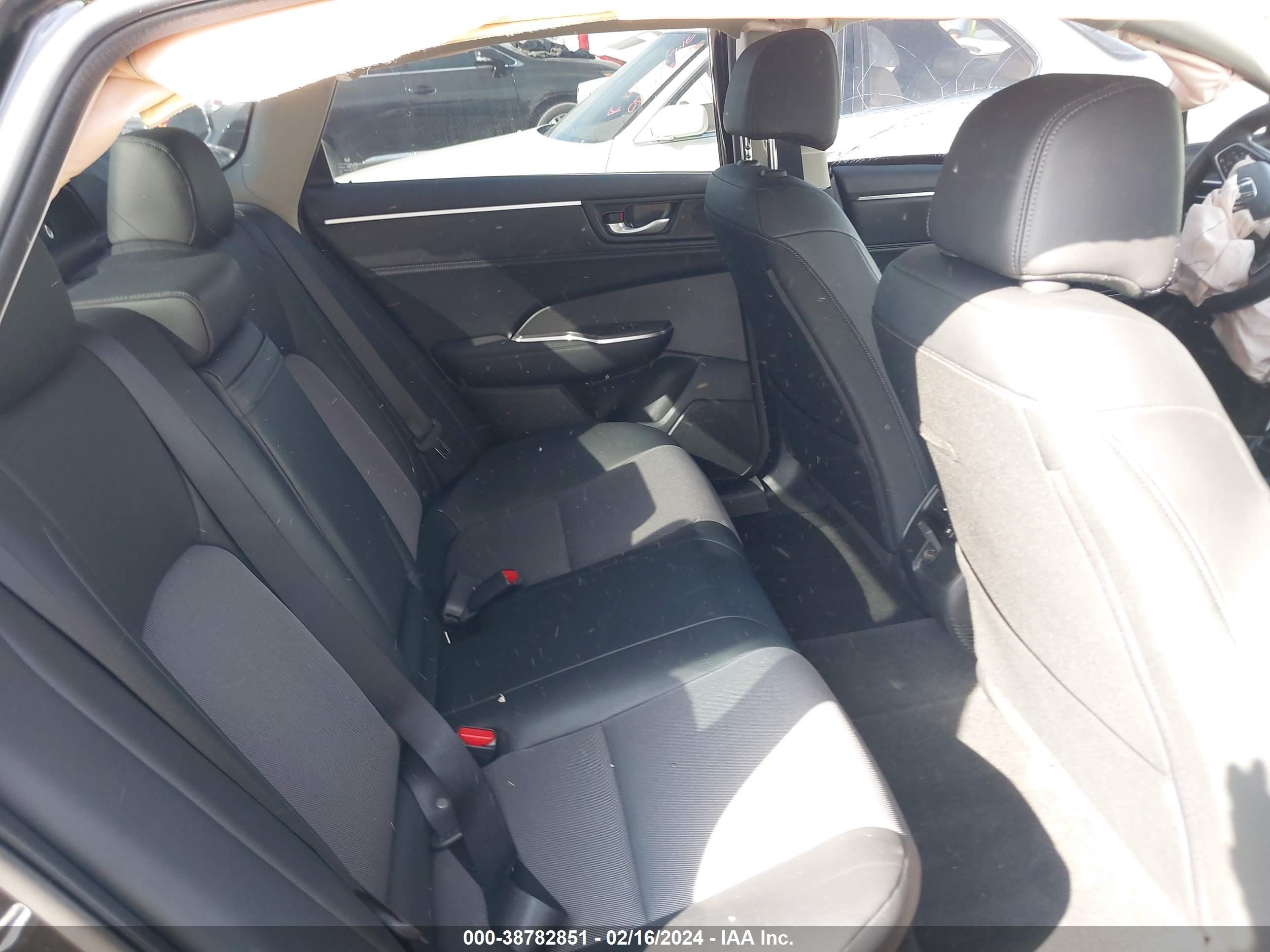 Photo 7 VIN: JHMZC5F17KC002288 - HONDA CLARITY 