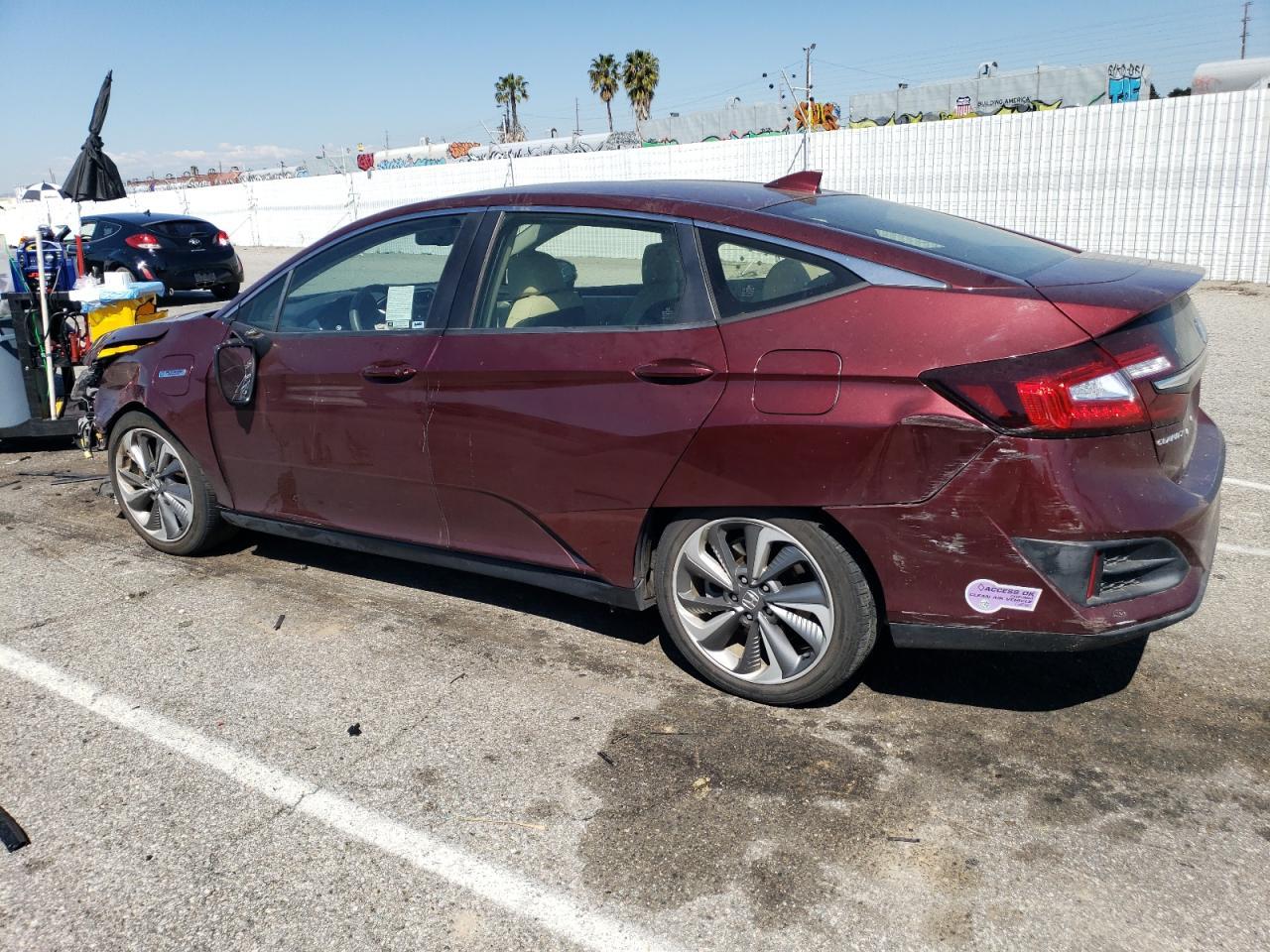 Photo 1 VIN: JHMZC5F18JC013539 - HONDA CLARITY 