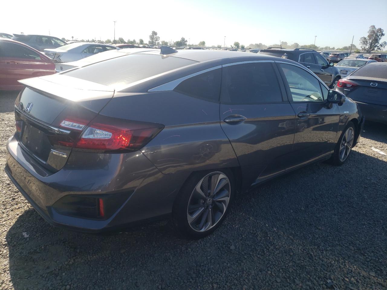 Photo 2 VIN: JHMZC5F19JC007104 - HONDA CLARITY 