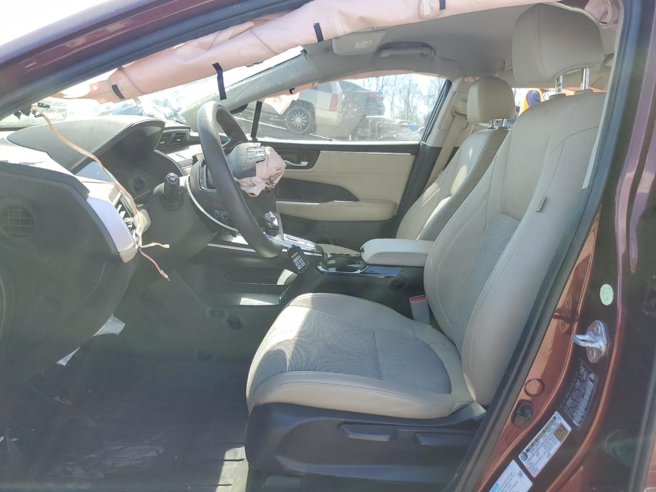 Photo 6 VIN: JHMZC5F19JC023447 - HONDA CLARITY 