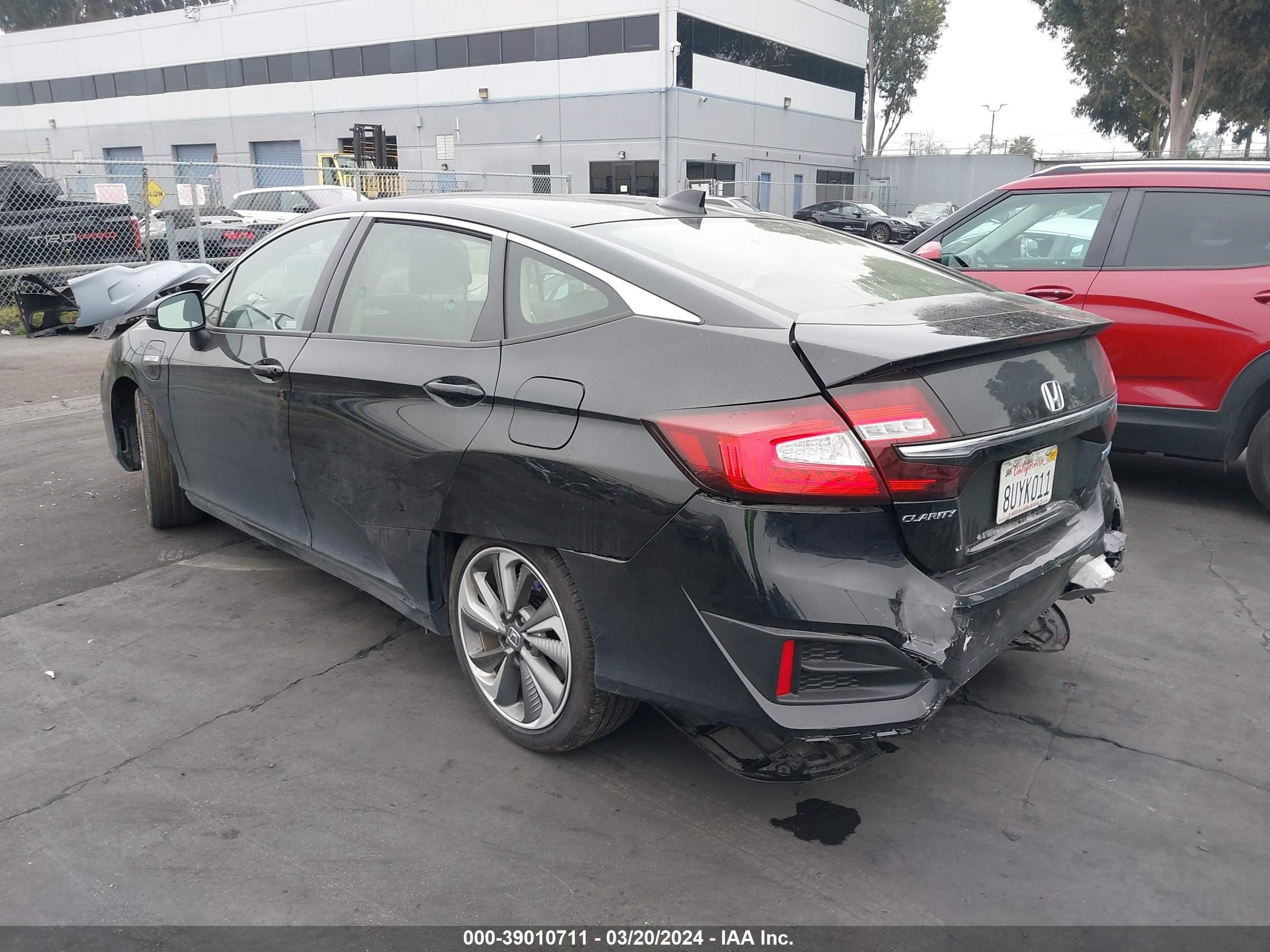 Photo 2 VIN: JHMZC5F1XMC001140 - HONDA CLARITY 