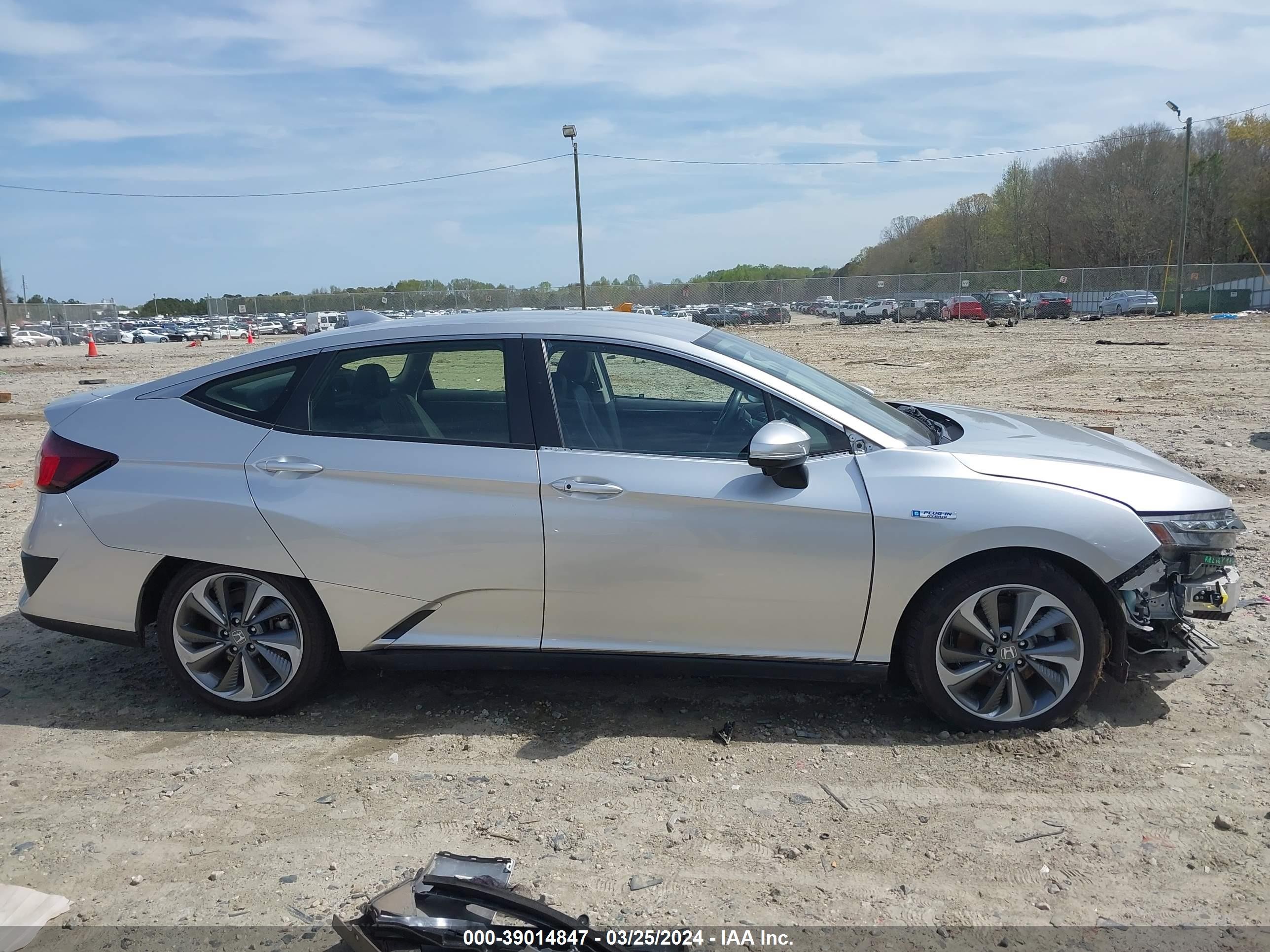 Photo 13 VIN: JHMZC5F32JC001033 - HONDA CLARITY 