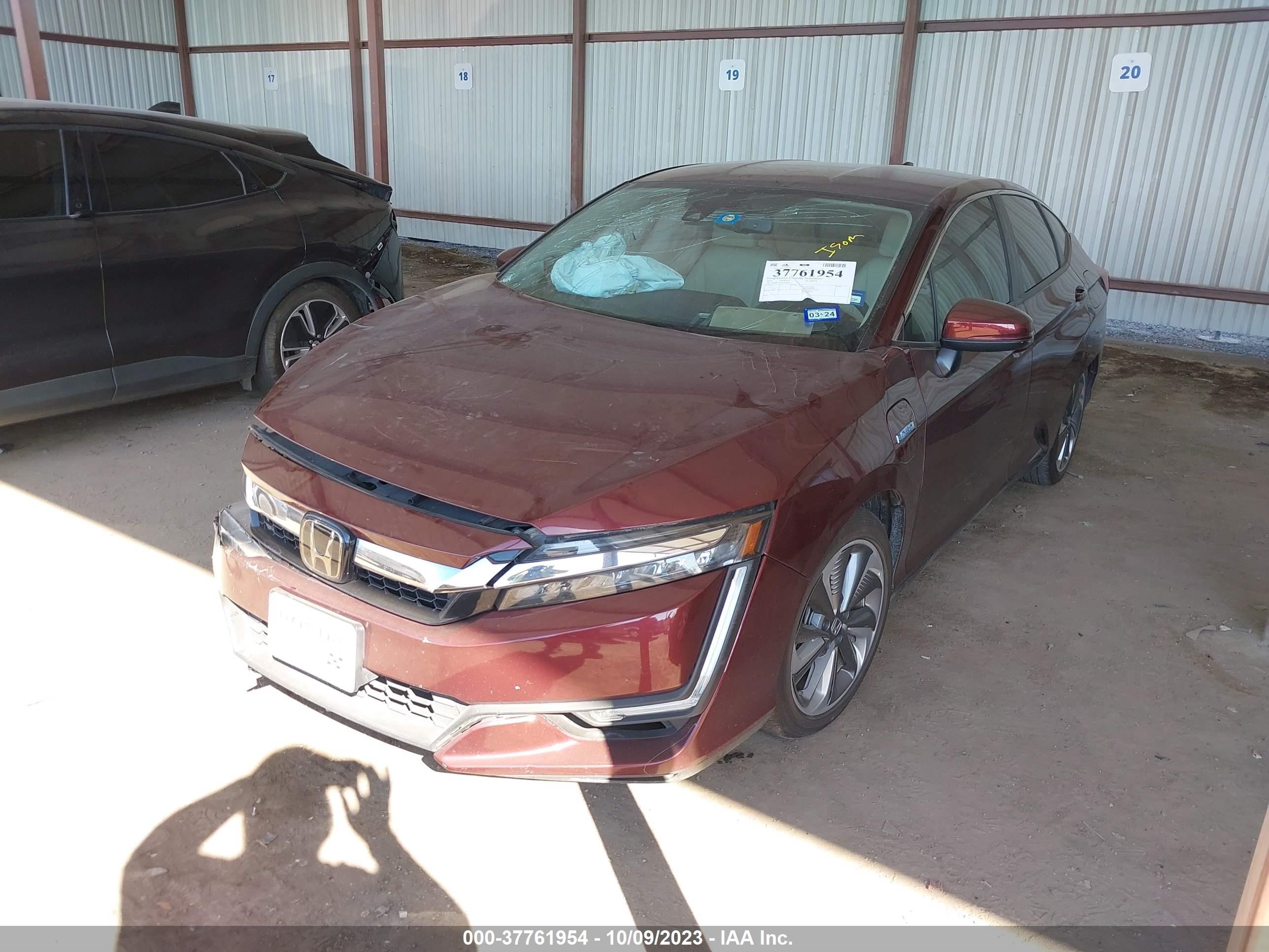 Photo 1 VIN: JHMZC5F32JC006863 - HONDA CLARITY 