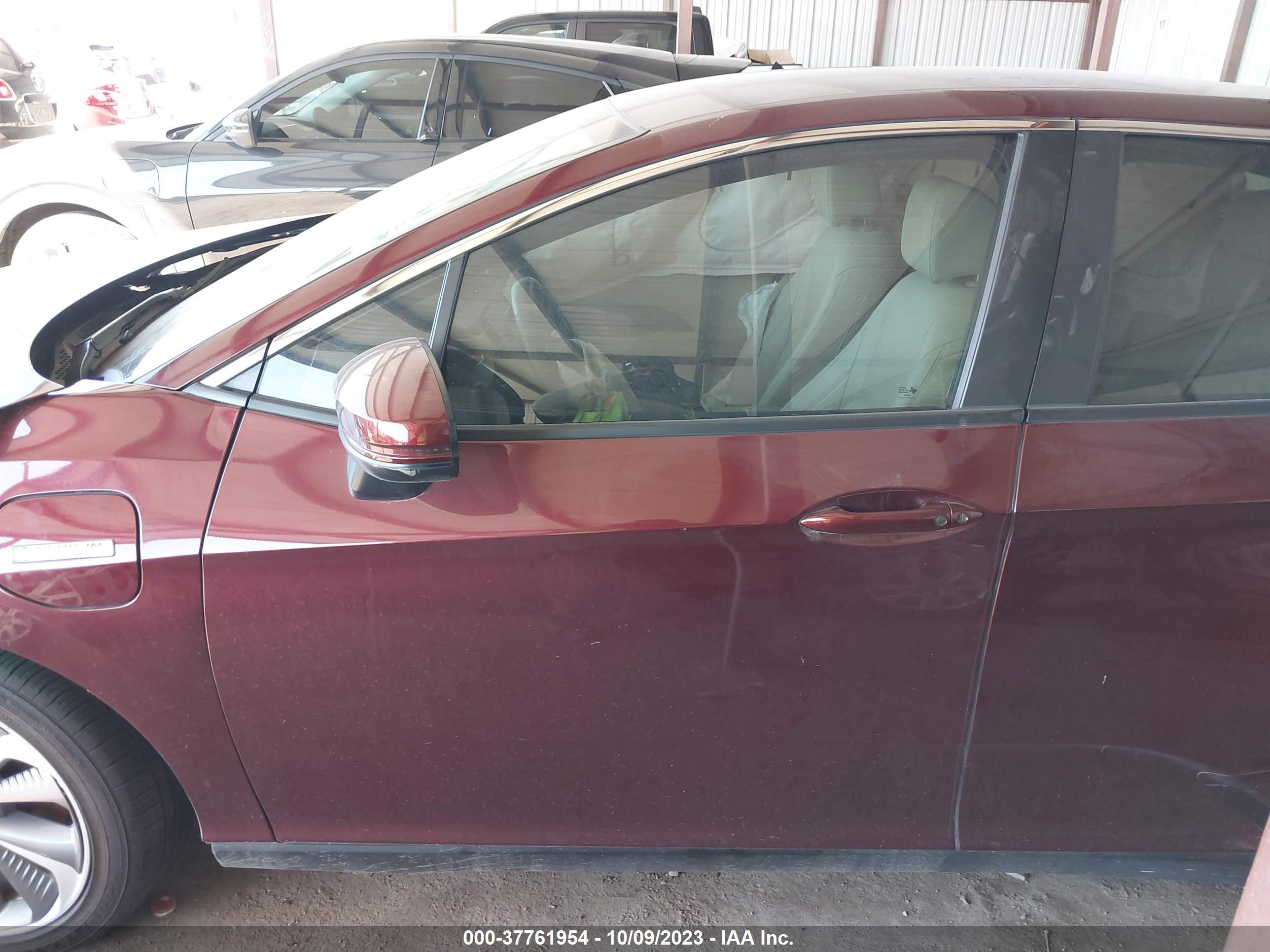 Photo 12 VIN: JHMZC5F32JC006863 - HONDA CLARITY 