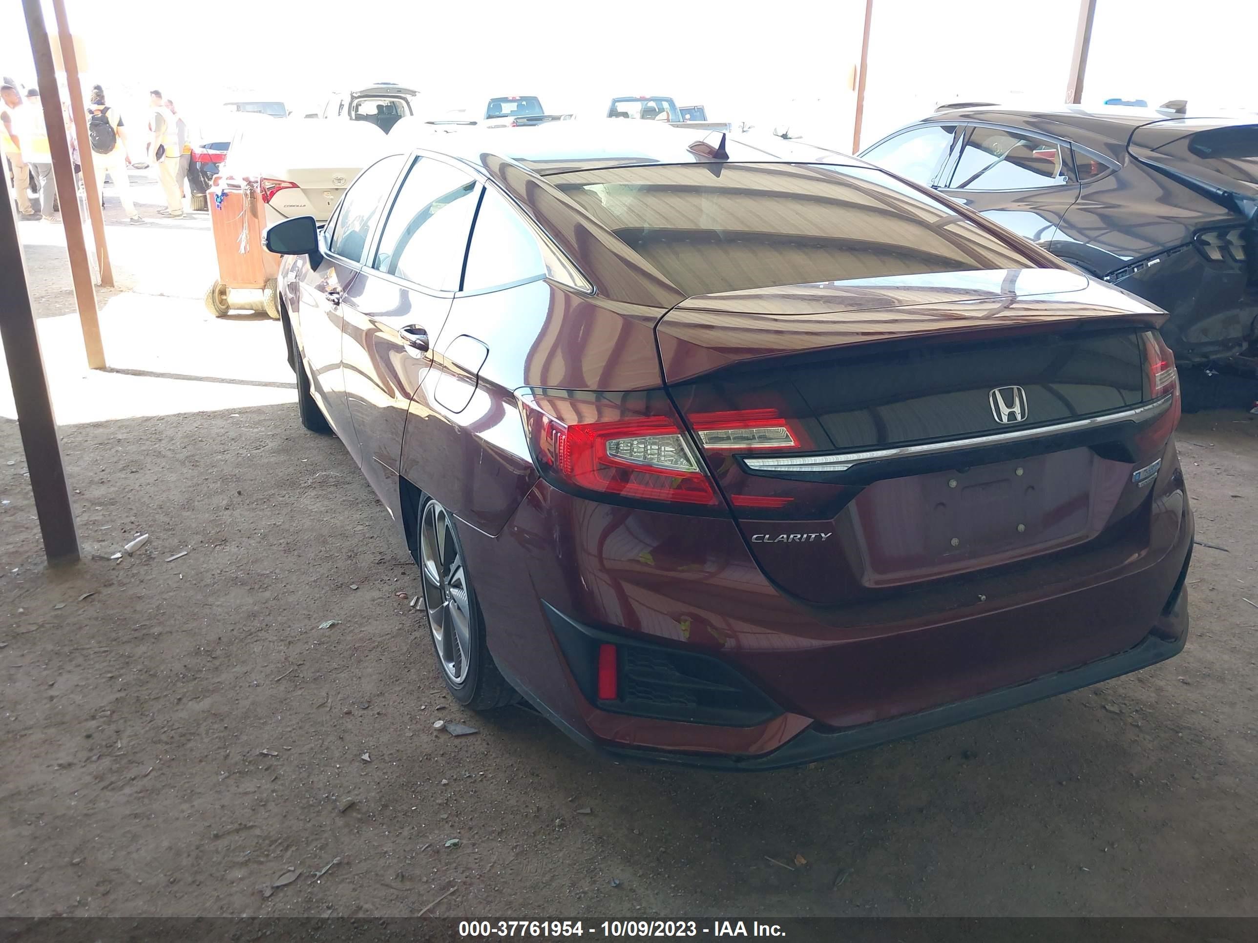 Photo 2 VIN: JHMZC5F32JC006863 - HONDA CLARITY 