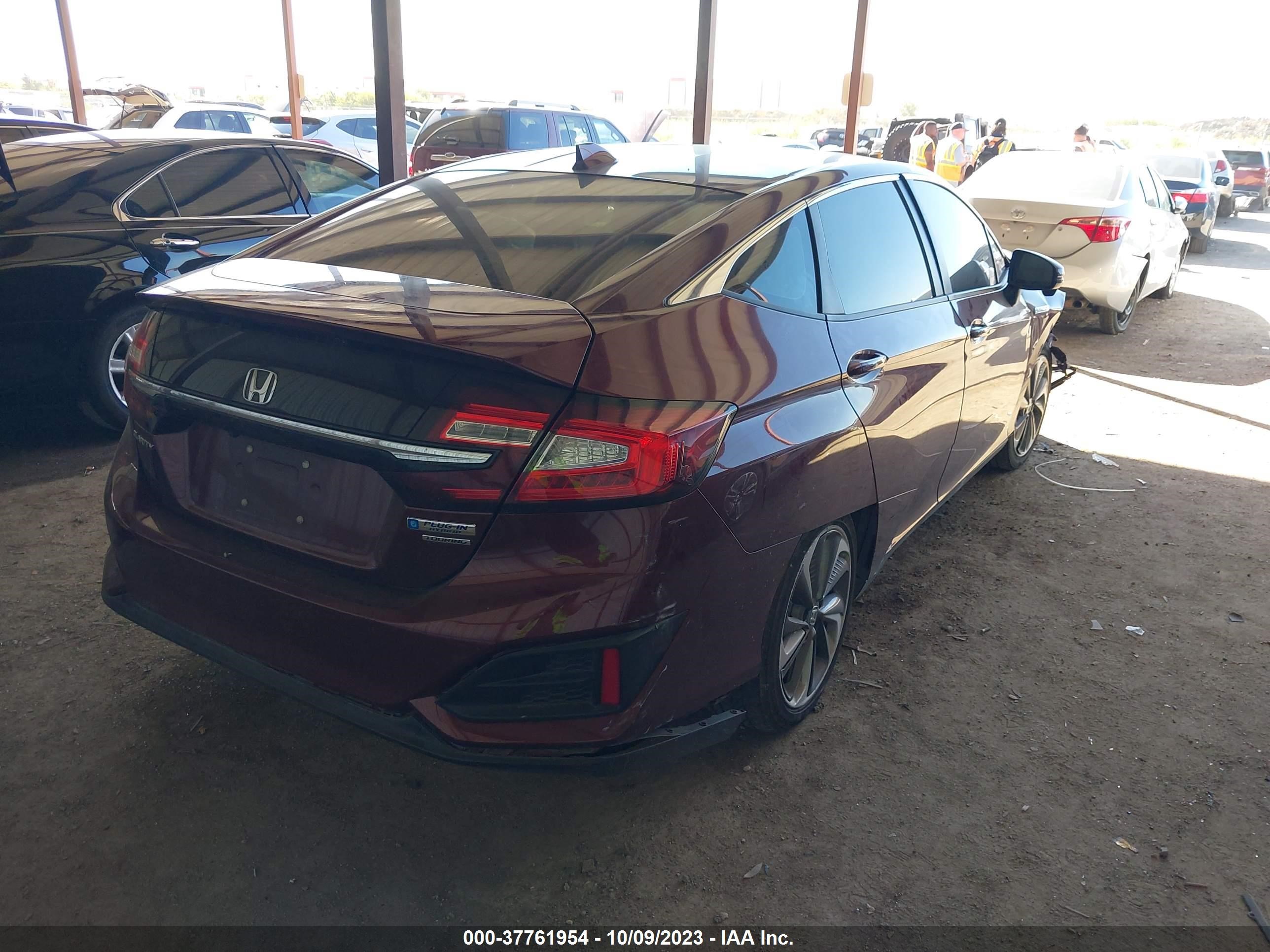 Photo 3 VIN: JHMZC5F32JC006863 - HONDA CLARITY 