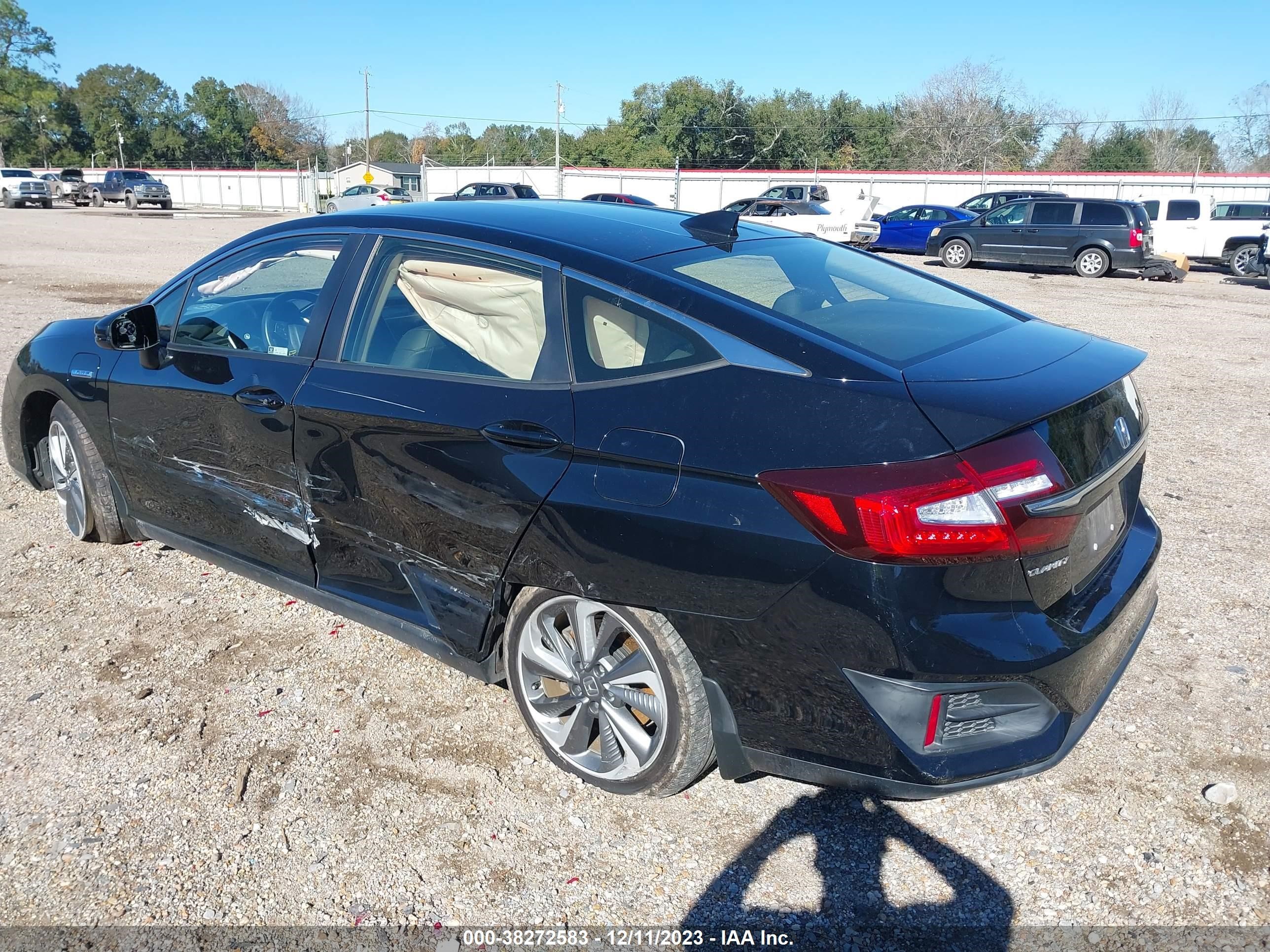 Photo 2 VIN: JHMZC5F32JC015854 - HONDA CLARITY 