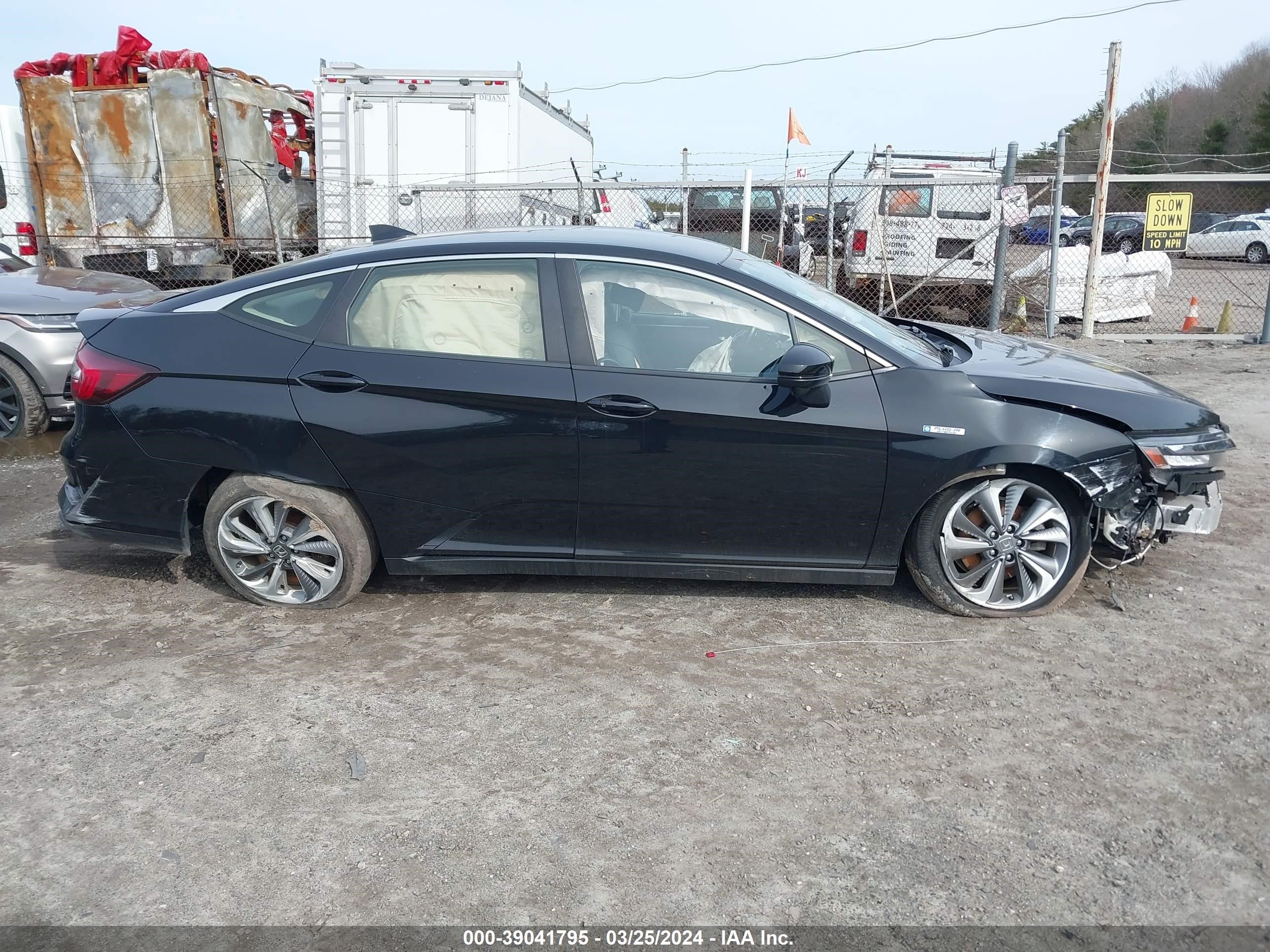 Photo 13 VIN: JHMZC5F33JC011795 - HONDA CLARITY 