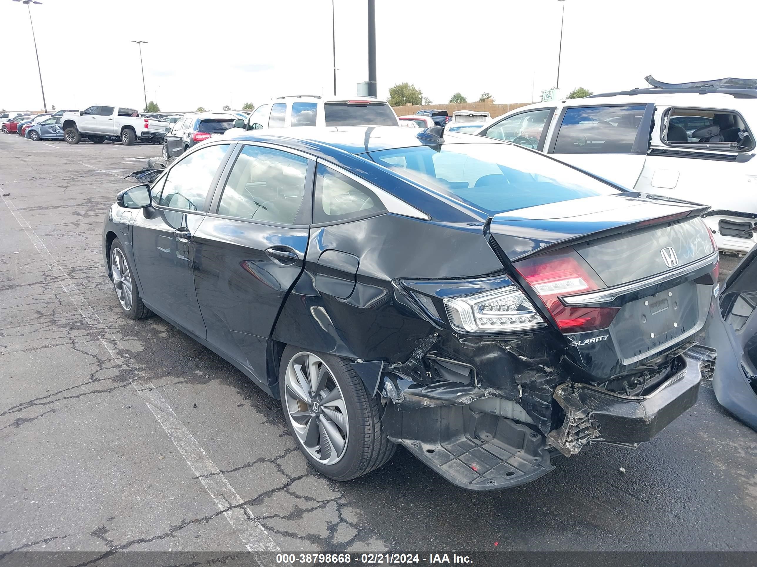 Photo 2 VIN: JHMZC5F34JC002152 - HONDA CLARITY 