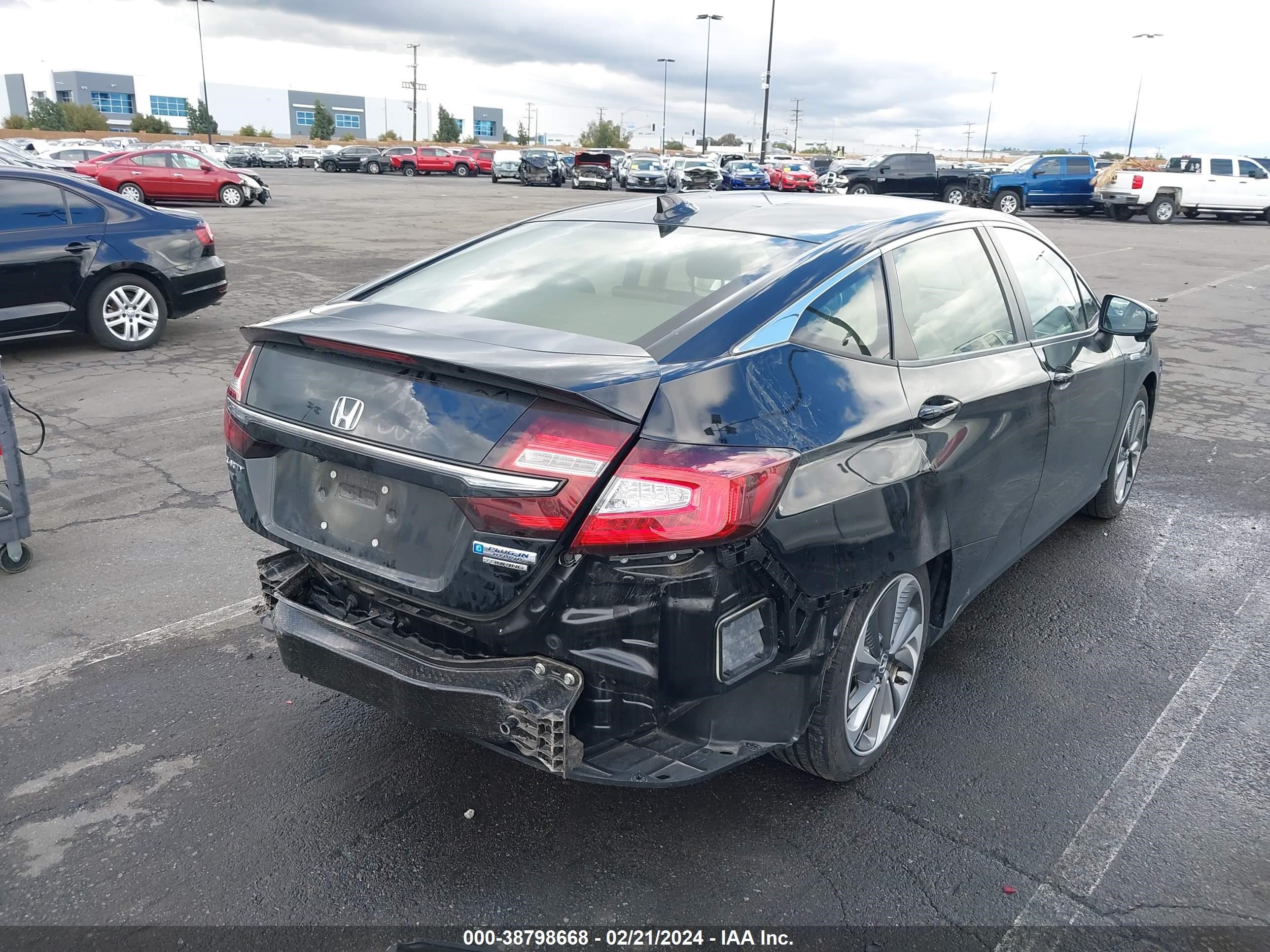 Photo 3 VIN: JHMZC5F34JC002152 - HONDA CLARITY 