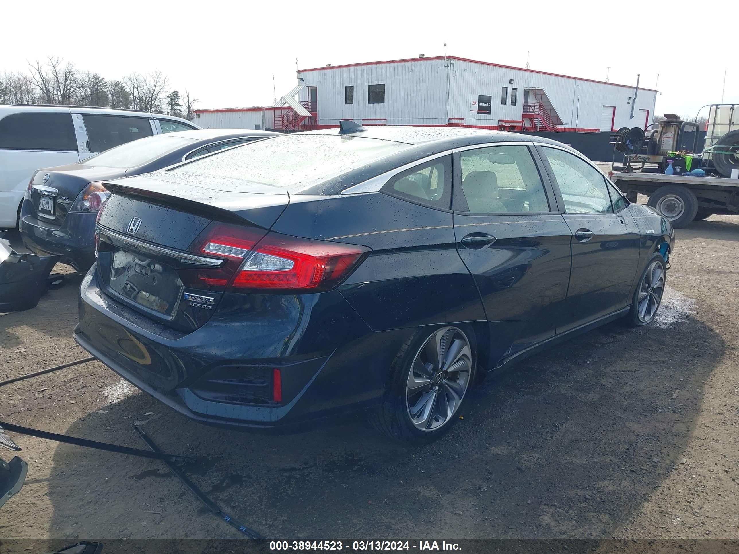 Photo 3 VIN: JHMZC5F35JC009885 - HONDA CLARITY 