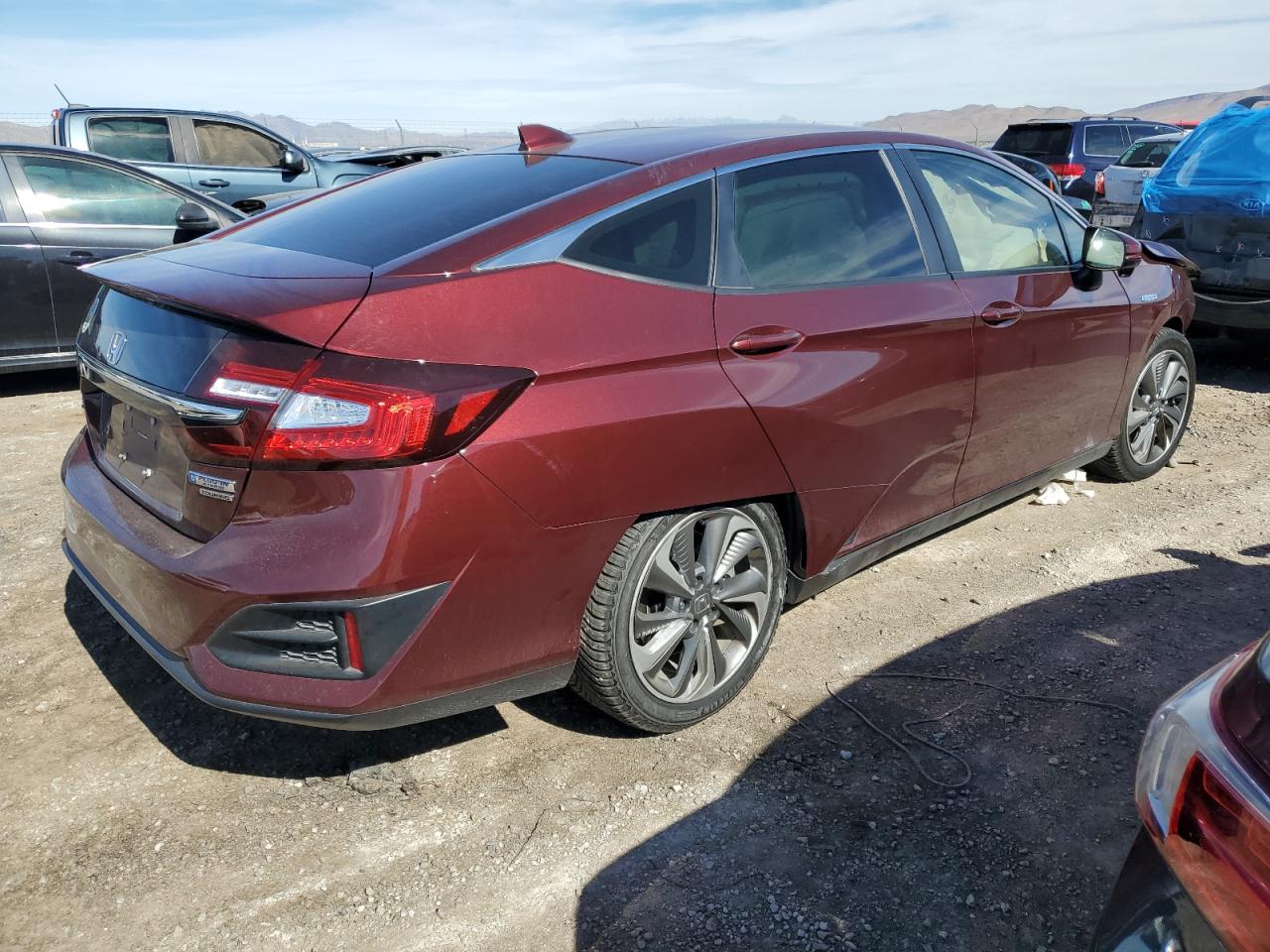 Photo 2 VIN: JHMZC5F35JC023477 - HONDA CLARITY 