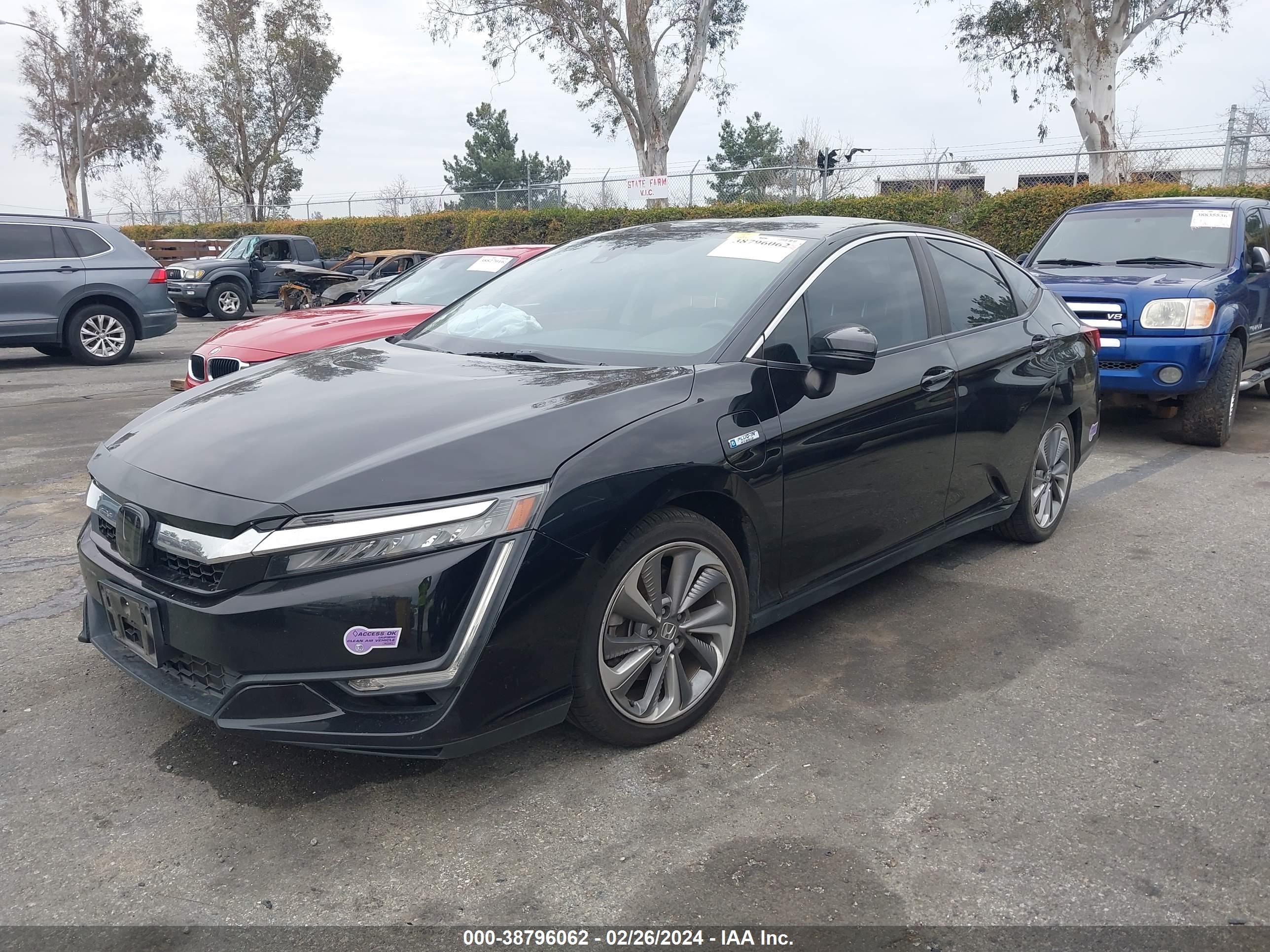 Photo 1 VIN: JHMZC5F35JC024063 - HONDA CLARITY 