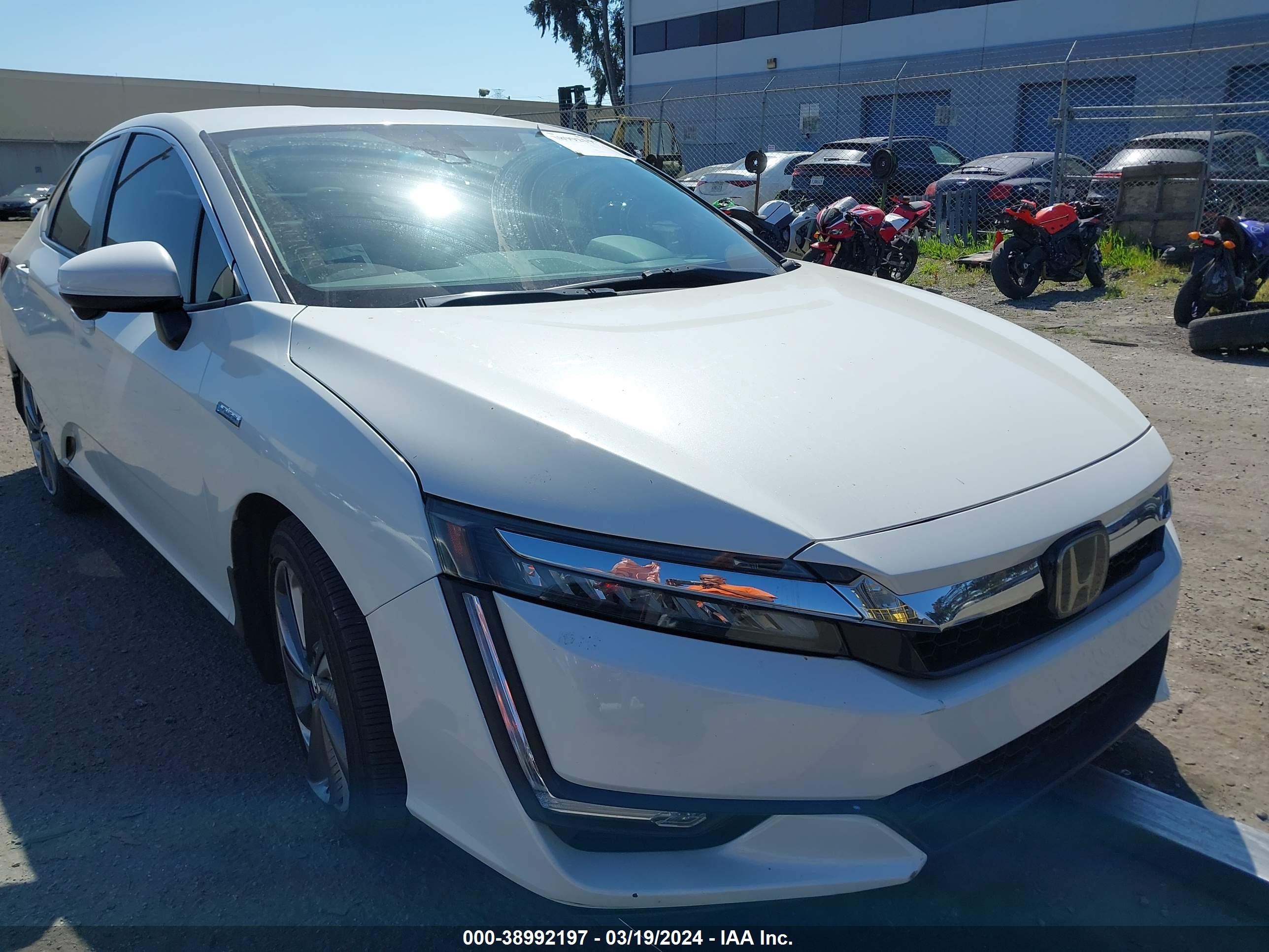 Photo 0 VIN: JHMZC5F36JC006879 - HONDA CLARITY 