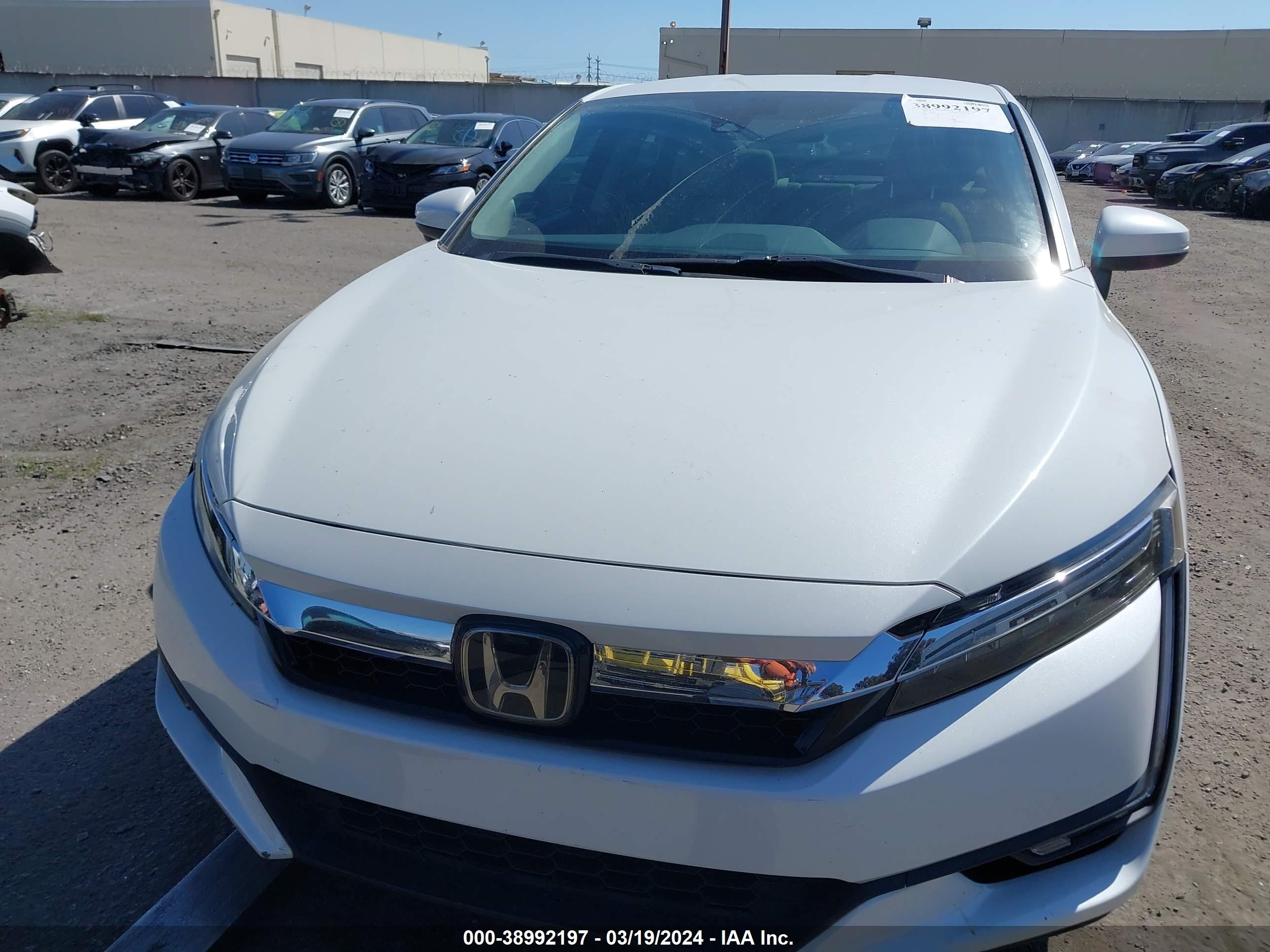 Photo 11 VIN: JHMZC5F36JC006879 - HONDA CLARITY 