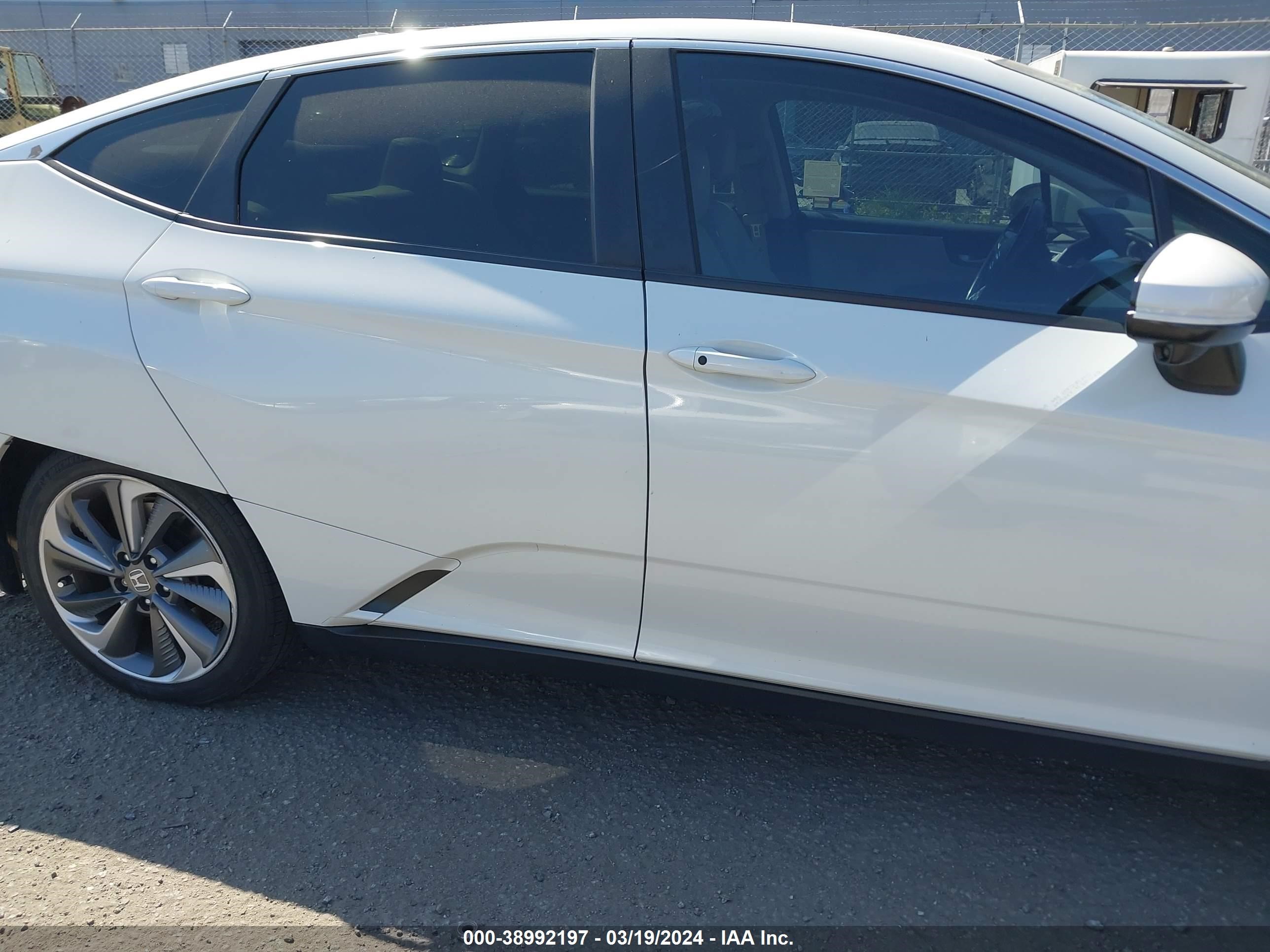 Photo 12 VIN: JHMZC5F36JC006879 - HONDA CLARITY 