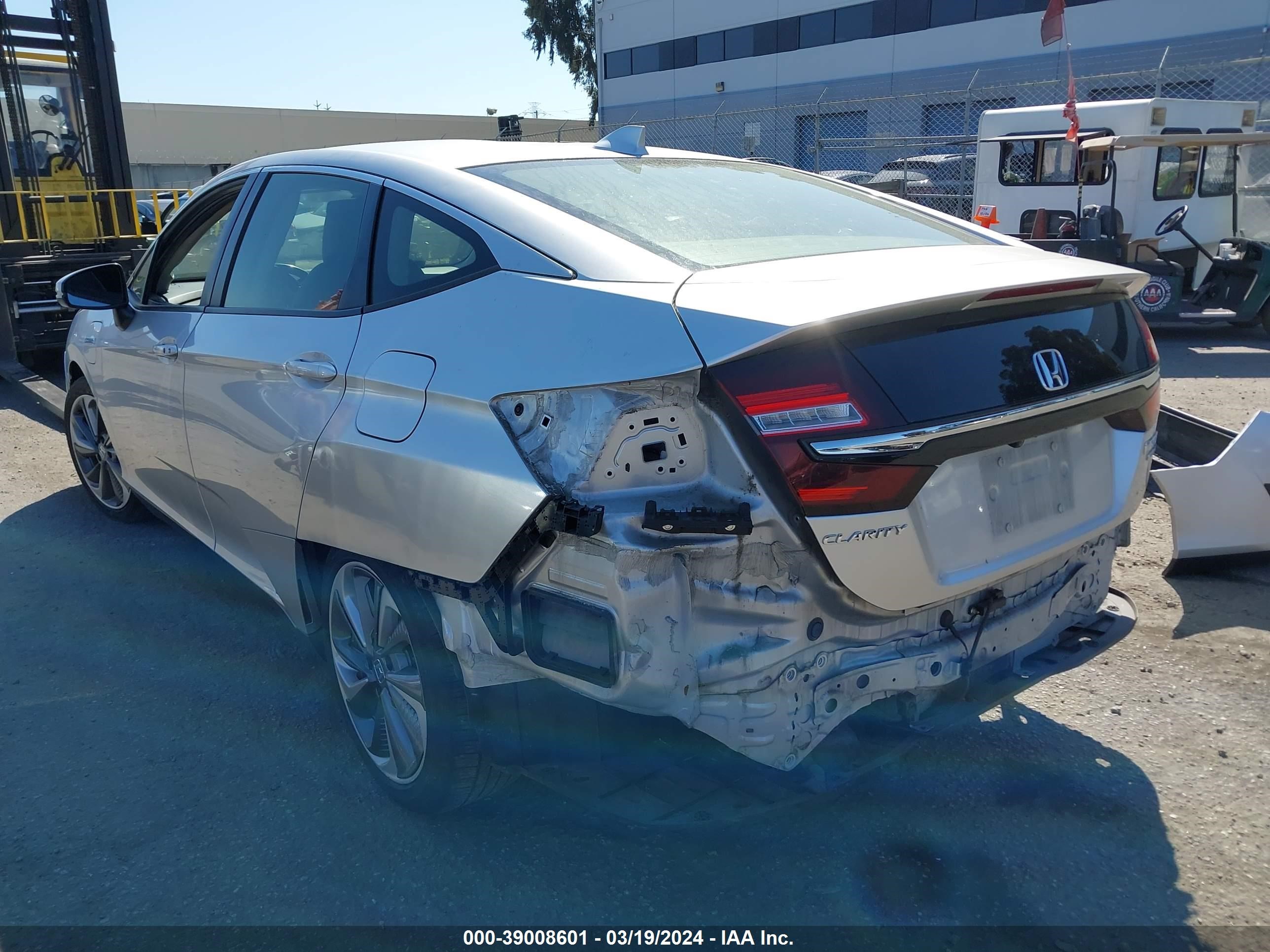 Photo 2 VIN: JHMZC5F36JC012973 - HONDA CLARITY 