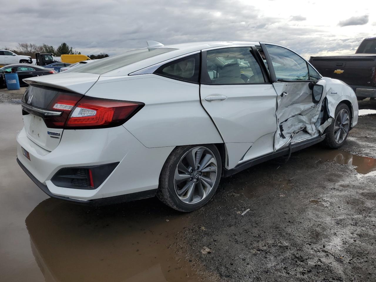 Photo 2 VIN: JHMZC5F37JC008348 - HONDA CLARITY 