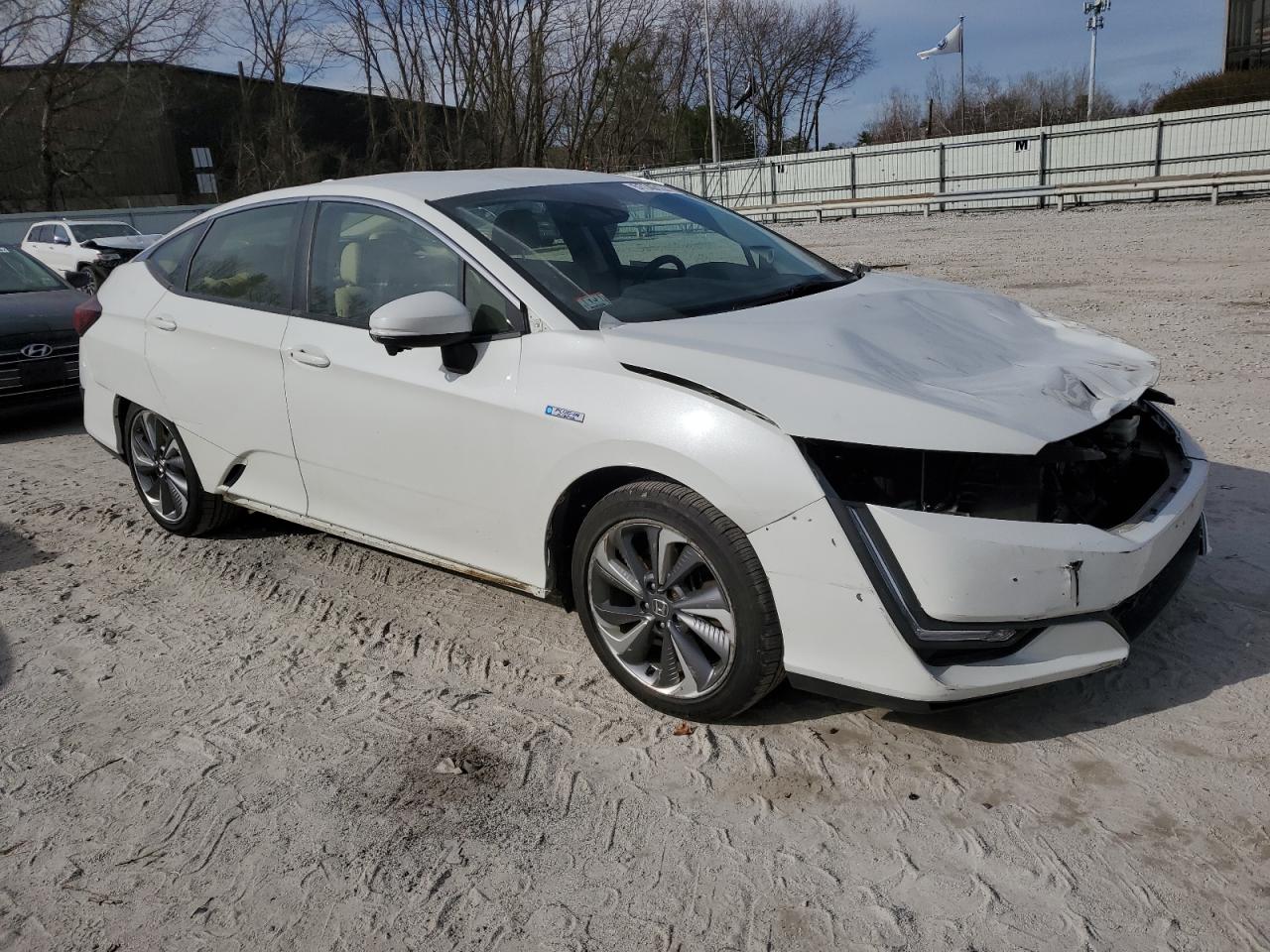 Photo 3 VIN: JHMZC5F37JC022945 - HONDA CLARITY 