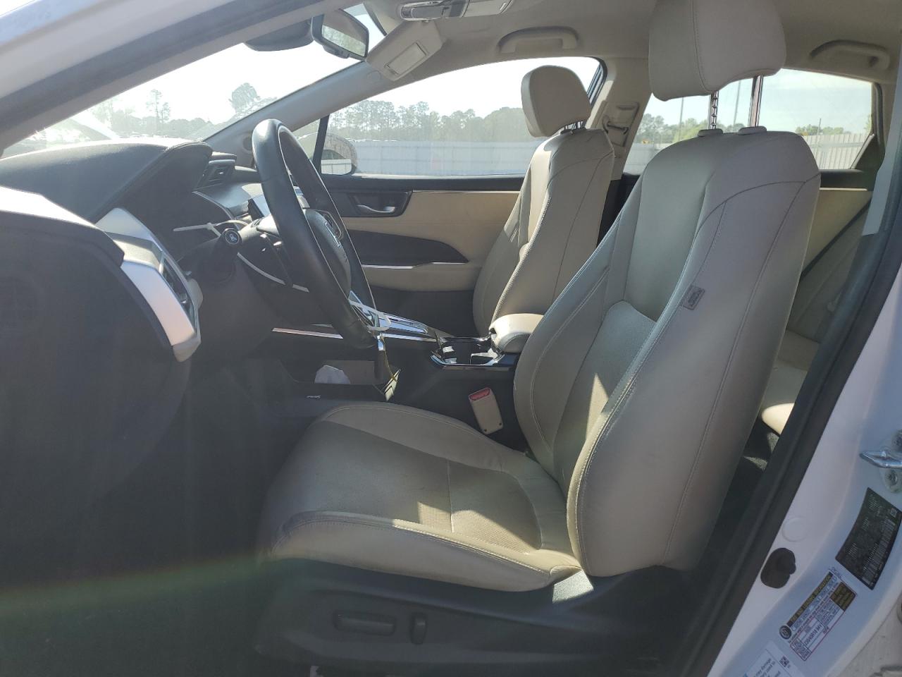 Photo 6 VIN: JHMZC5F38JC008228 - HONDA CLARITY 