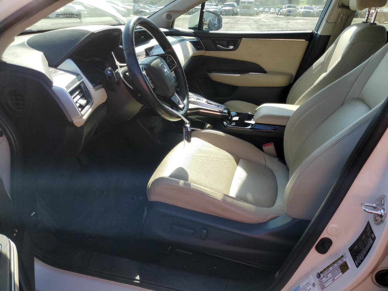 Photo 6 VIN: JHMZC5F39JC014264 - HONDA CLARITY 