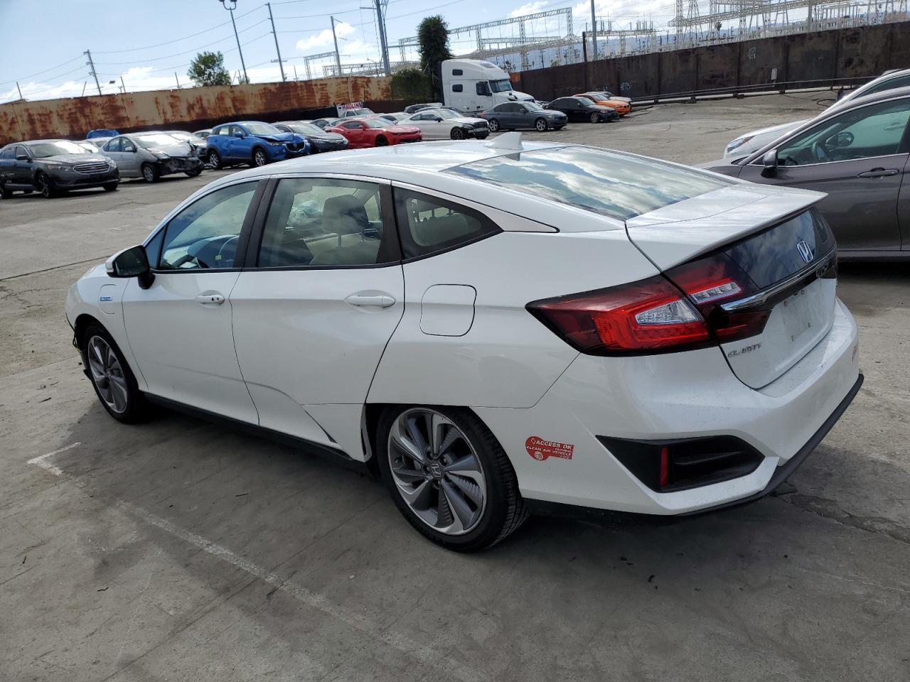 Photo 1 VIN: JHMZC5F3XJC001071 - HONDA CLARITY 