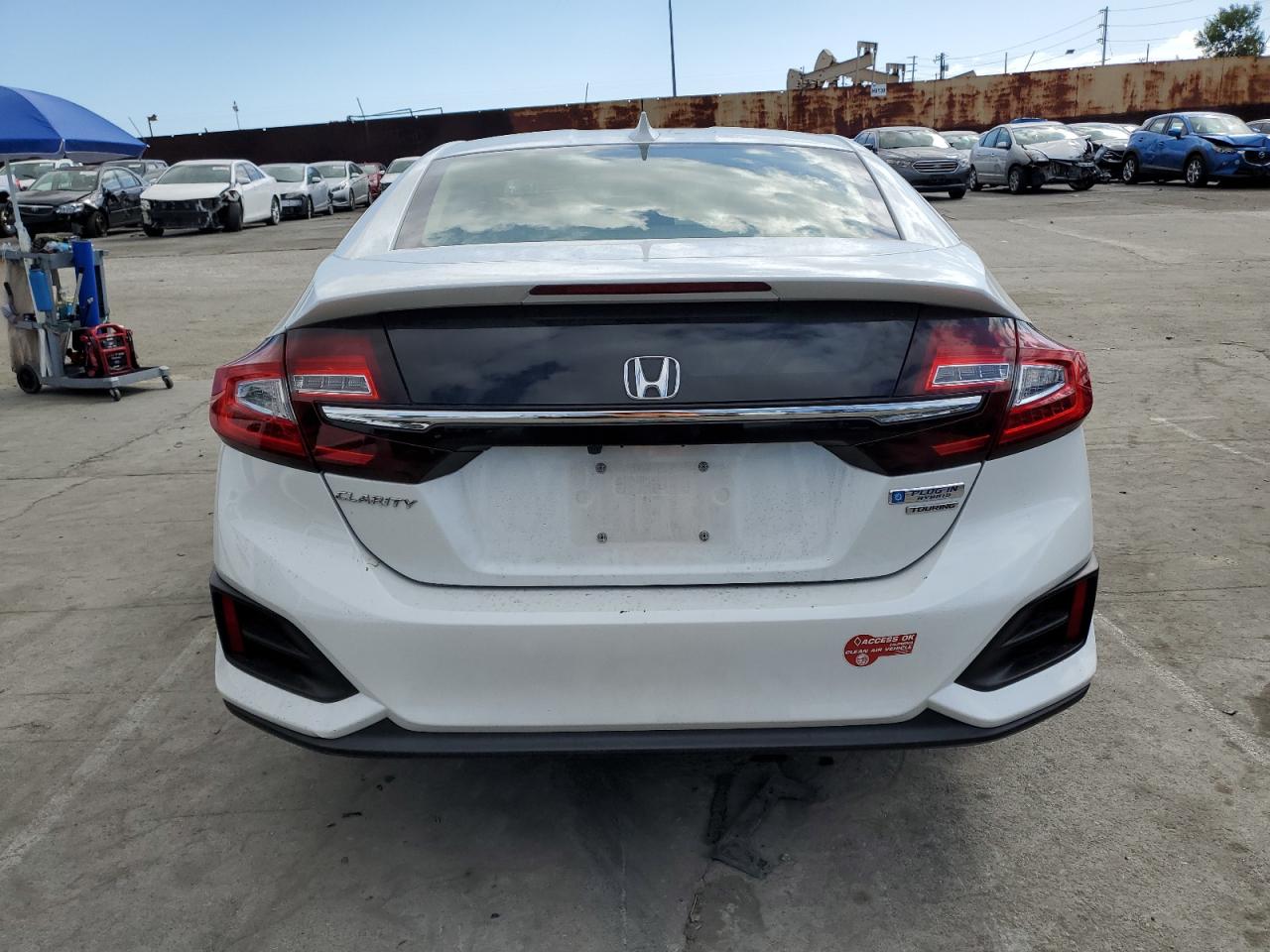 Photo 5 VIN: JHMZC5F3XJC001071 - HONDA CLARITY 