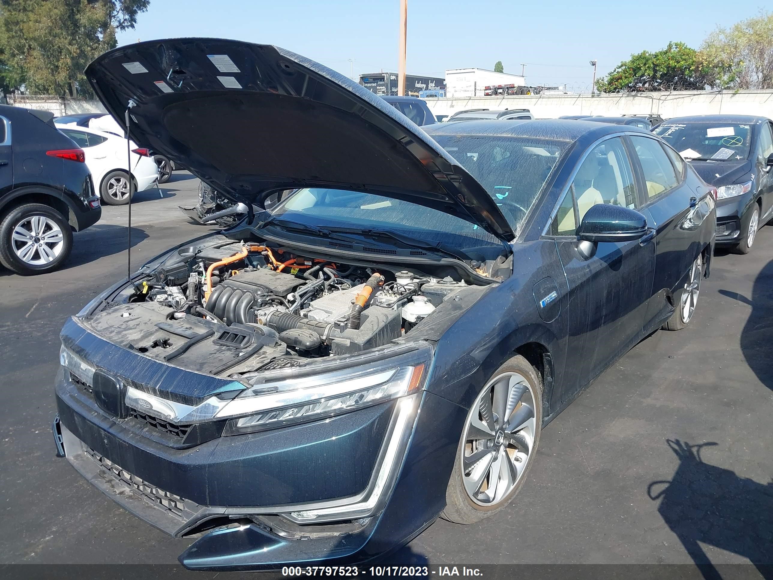 Photo 1 VIN: JHMZC5F3XJC024026 - HONDA CLARITY 