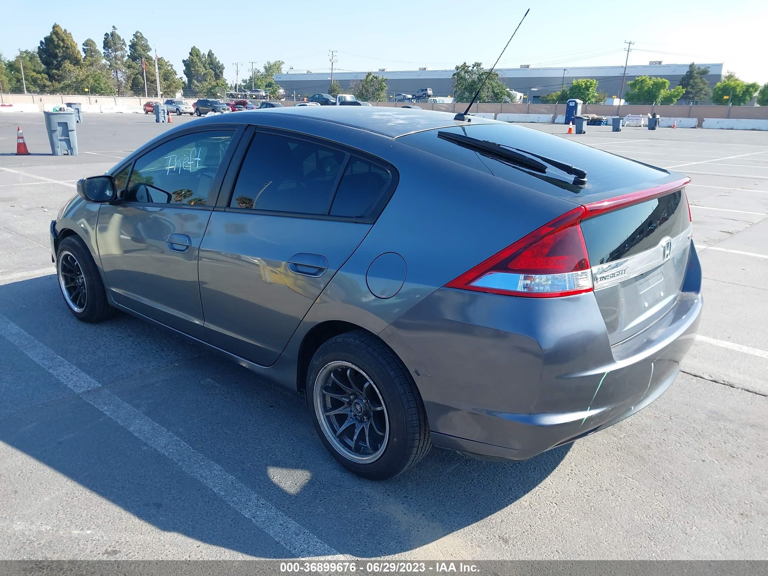 Photo 2 VIN: JHMZE2H32CS000334 - HONDA INSIGHT 