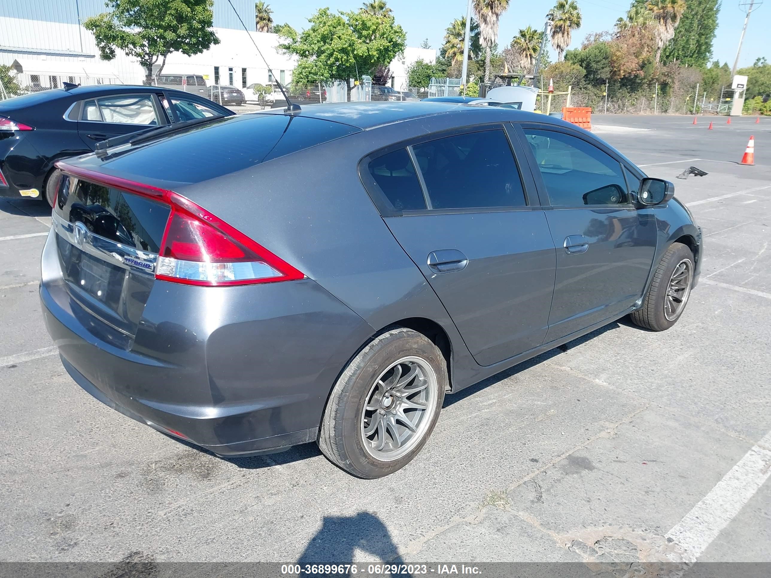 Photo 3 VIN: JHMZE2H32CS000334 - HONDA INSIGHT 